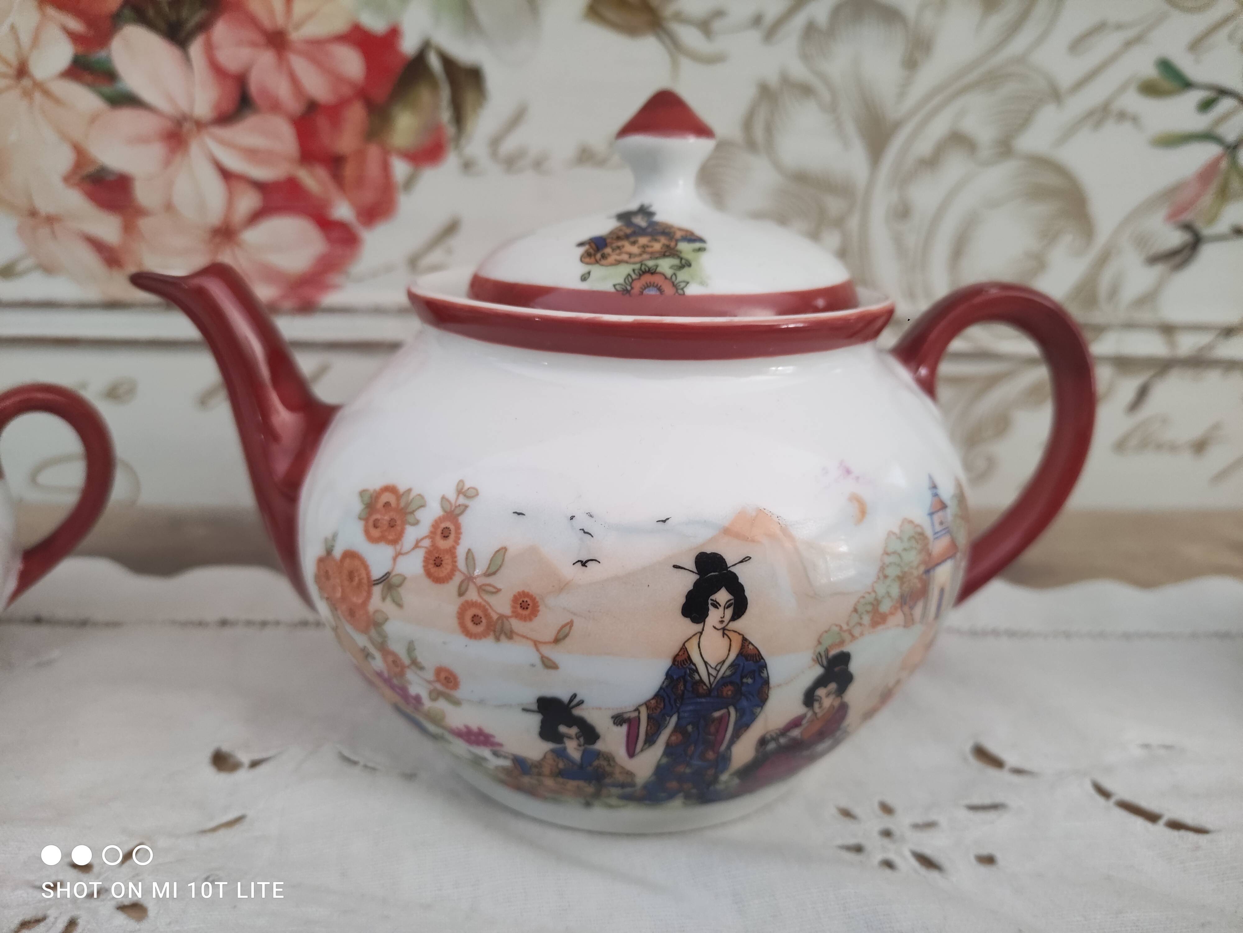 7-piece tête-à-tête tea set in Japanese porcelain, life scenes decor