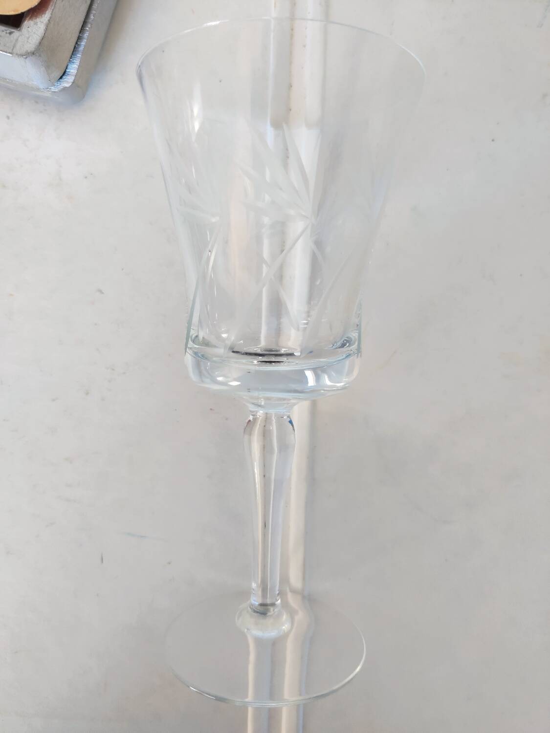 9 verres à pied ciselés cristal 70's