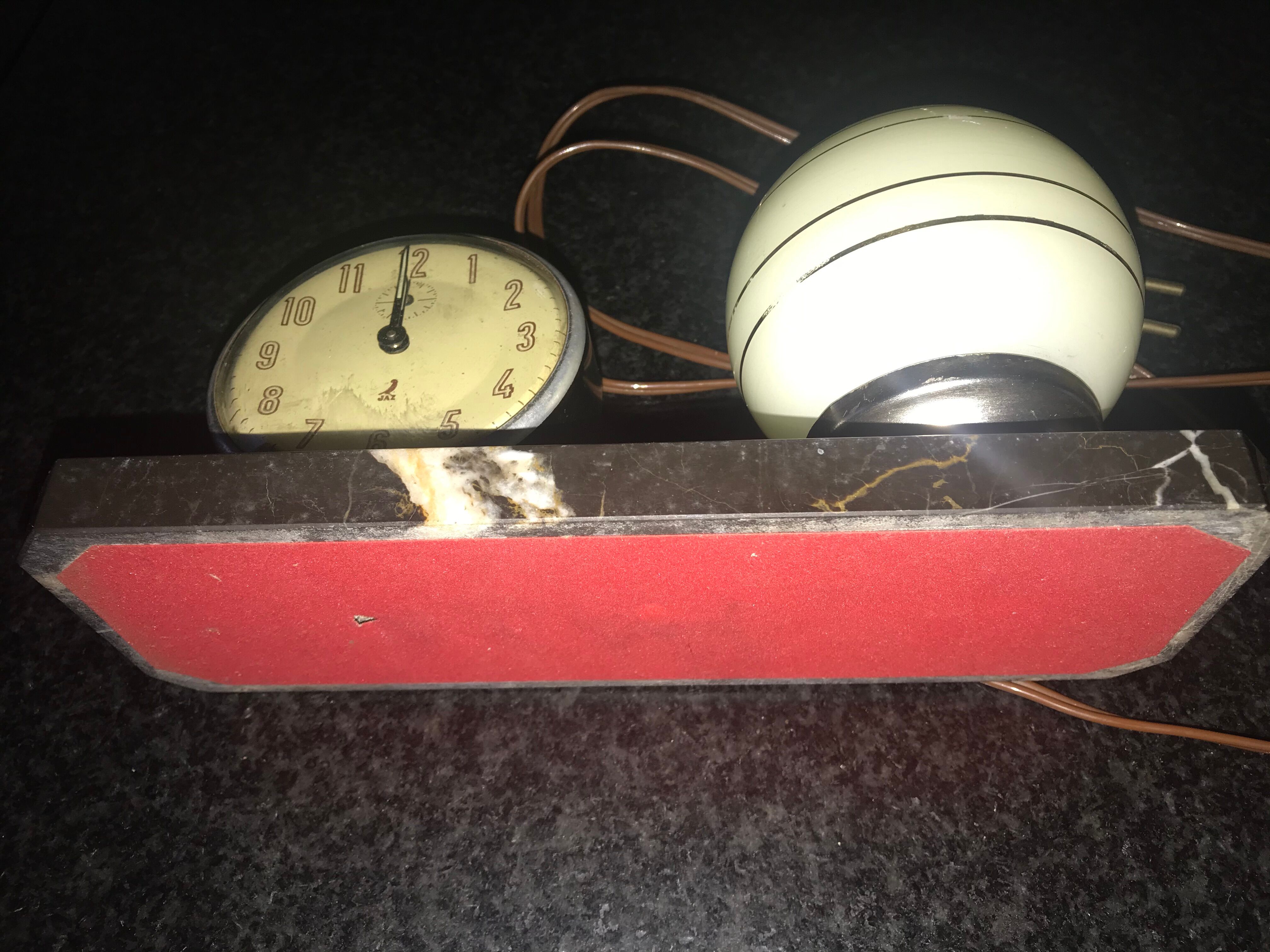 Lampe opaline sur marbre avec réveil Jaz