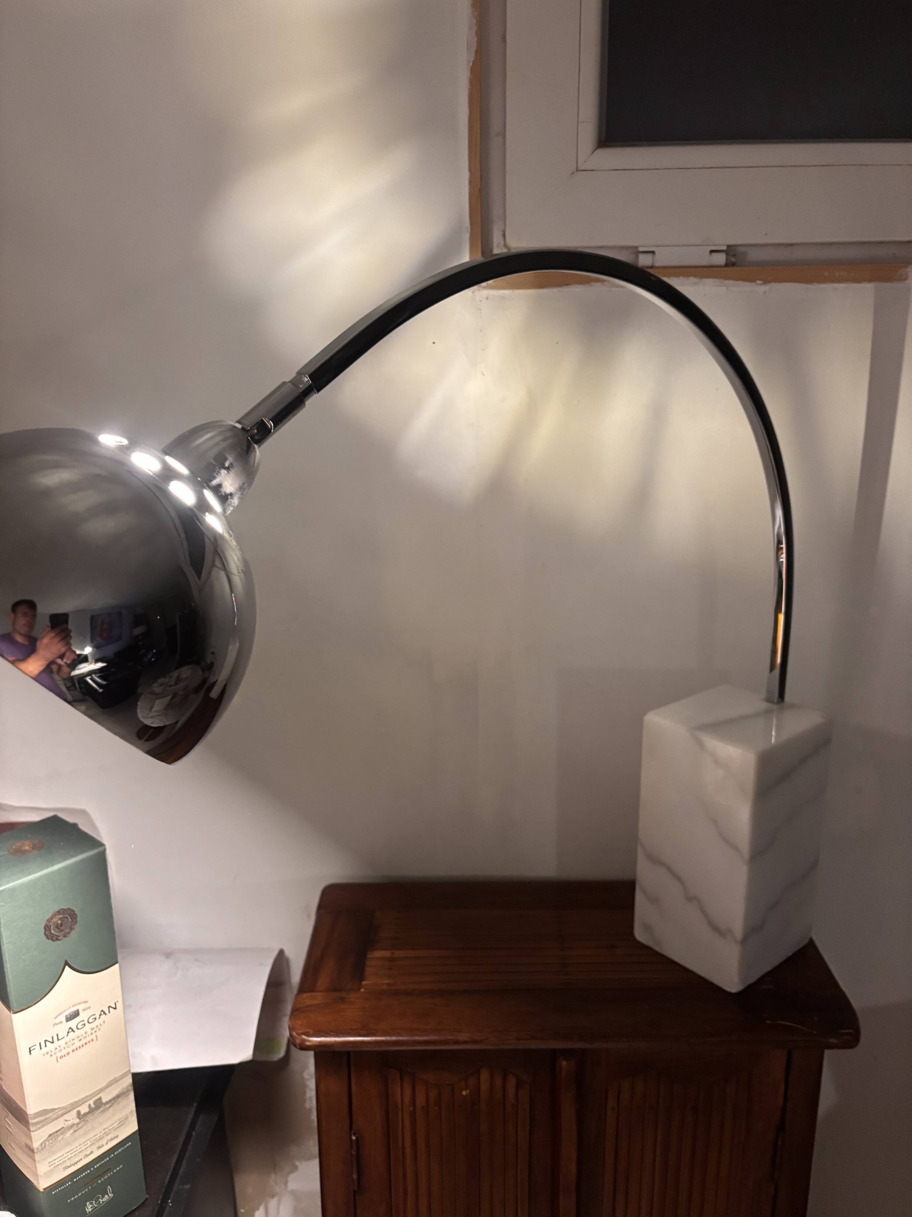 Lampe de table Baby Flos Arco par Achille et Pier Giacomo Castiglioni