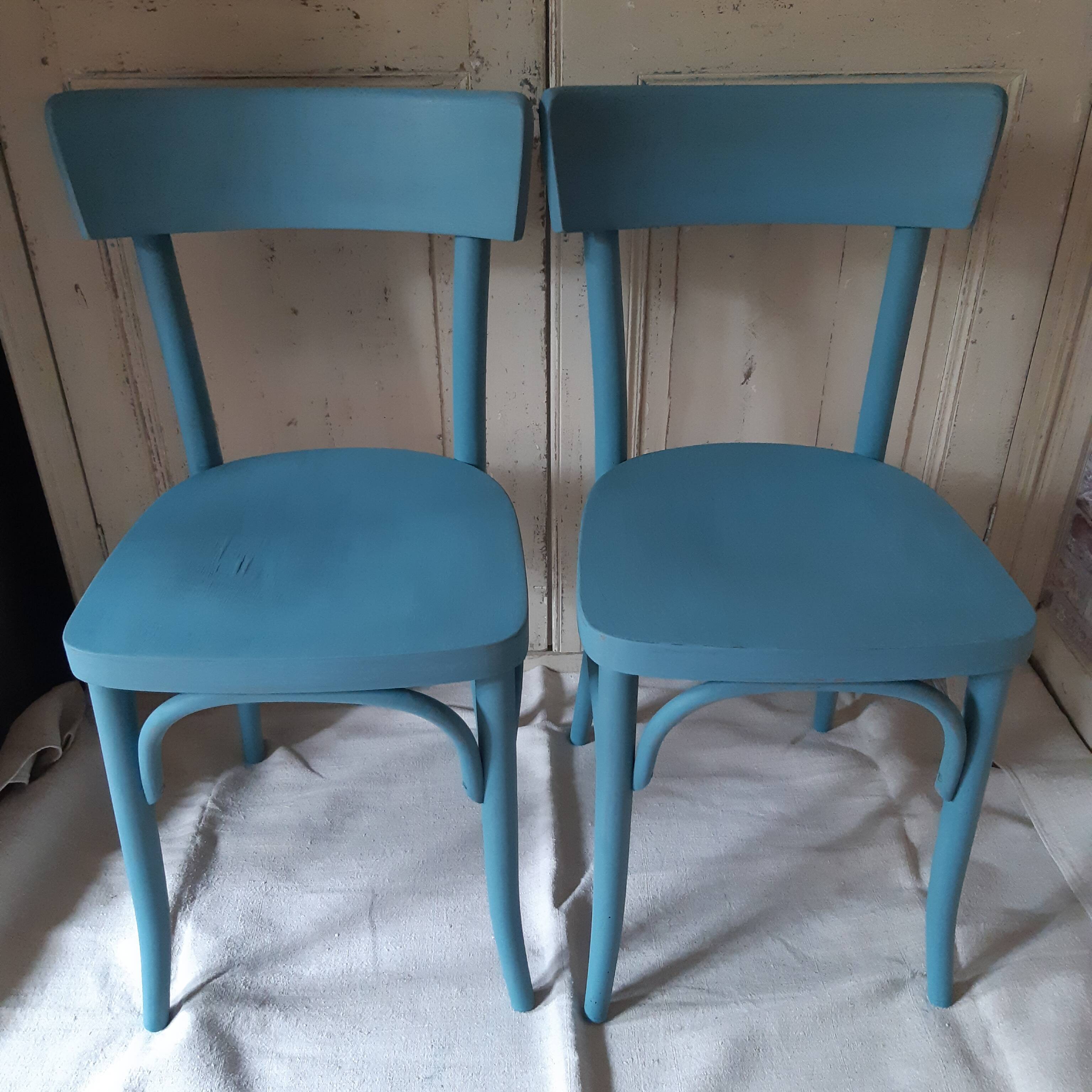 A pair of Thonet bistro chairs