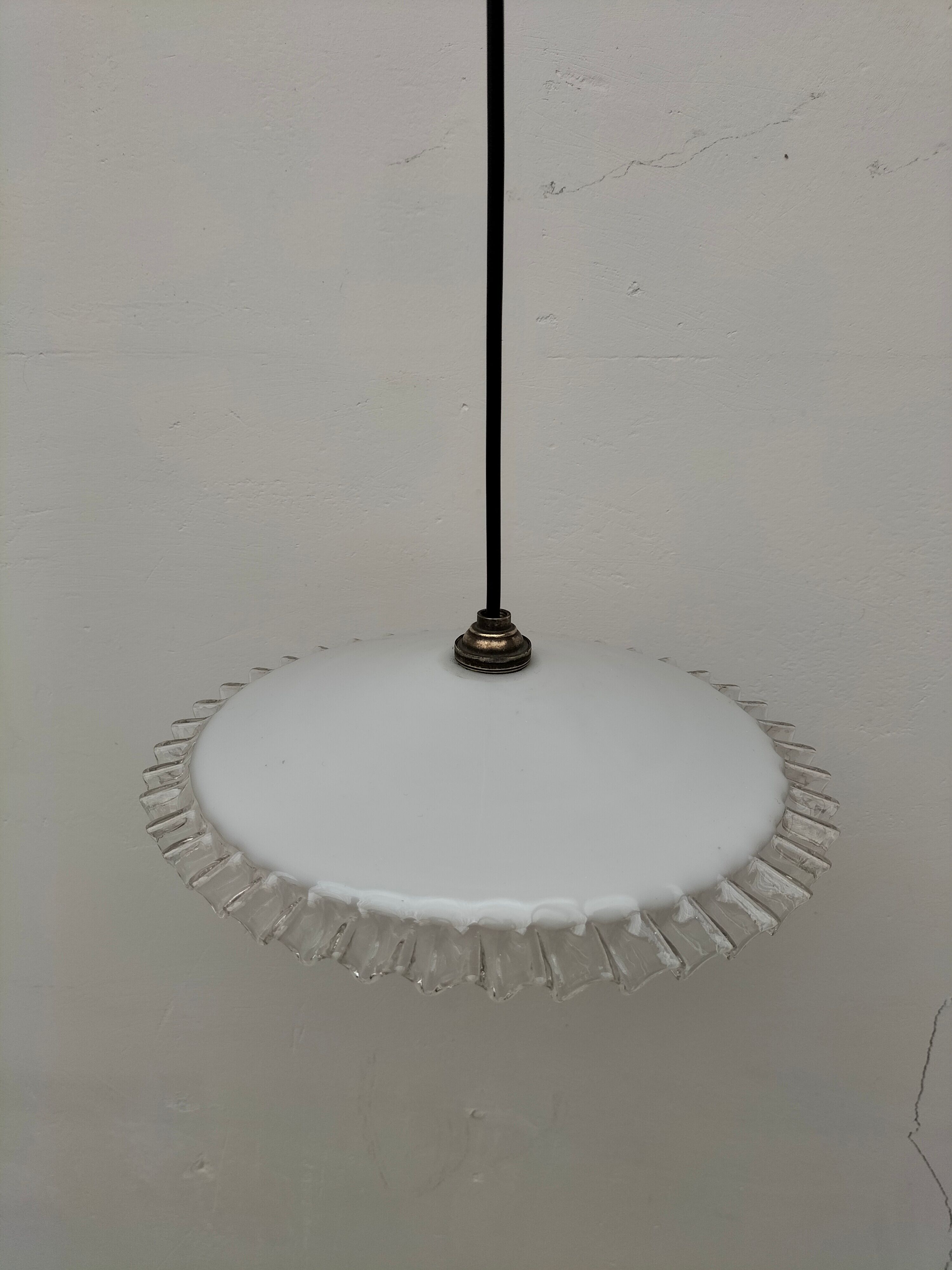 Old opaline suspension