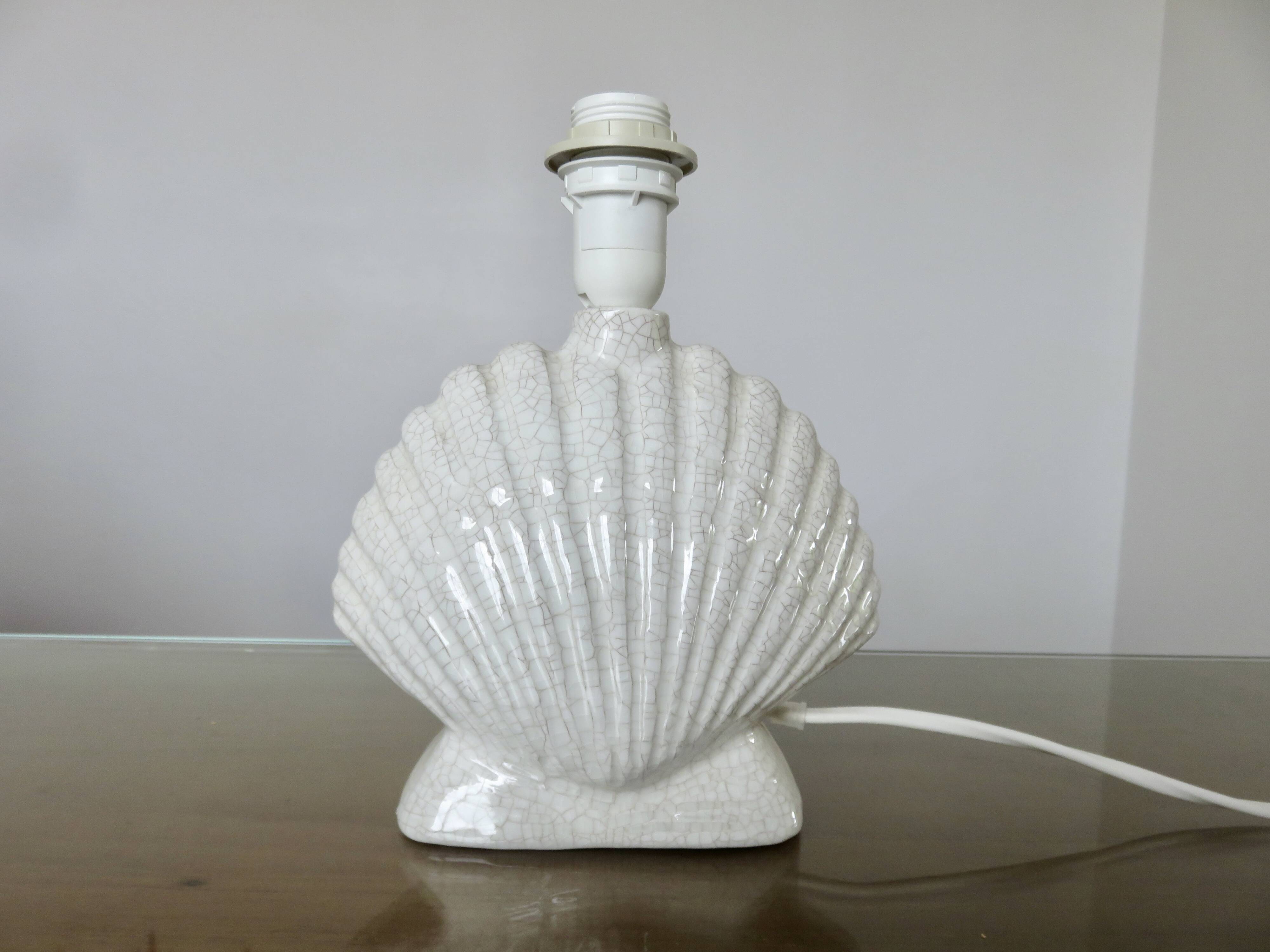 Italian "shell" lamp in cracked ceramic from the 70s and 80s