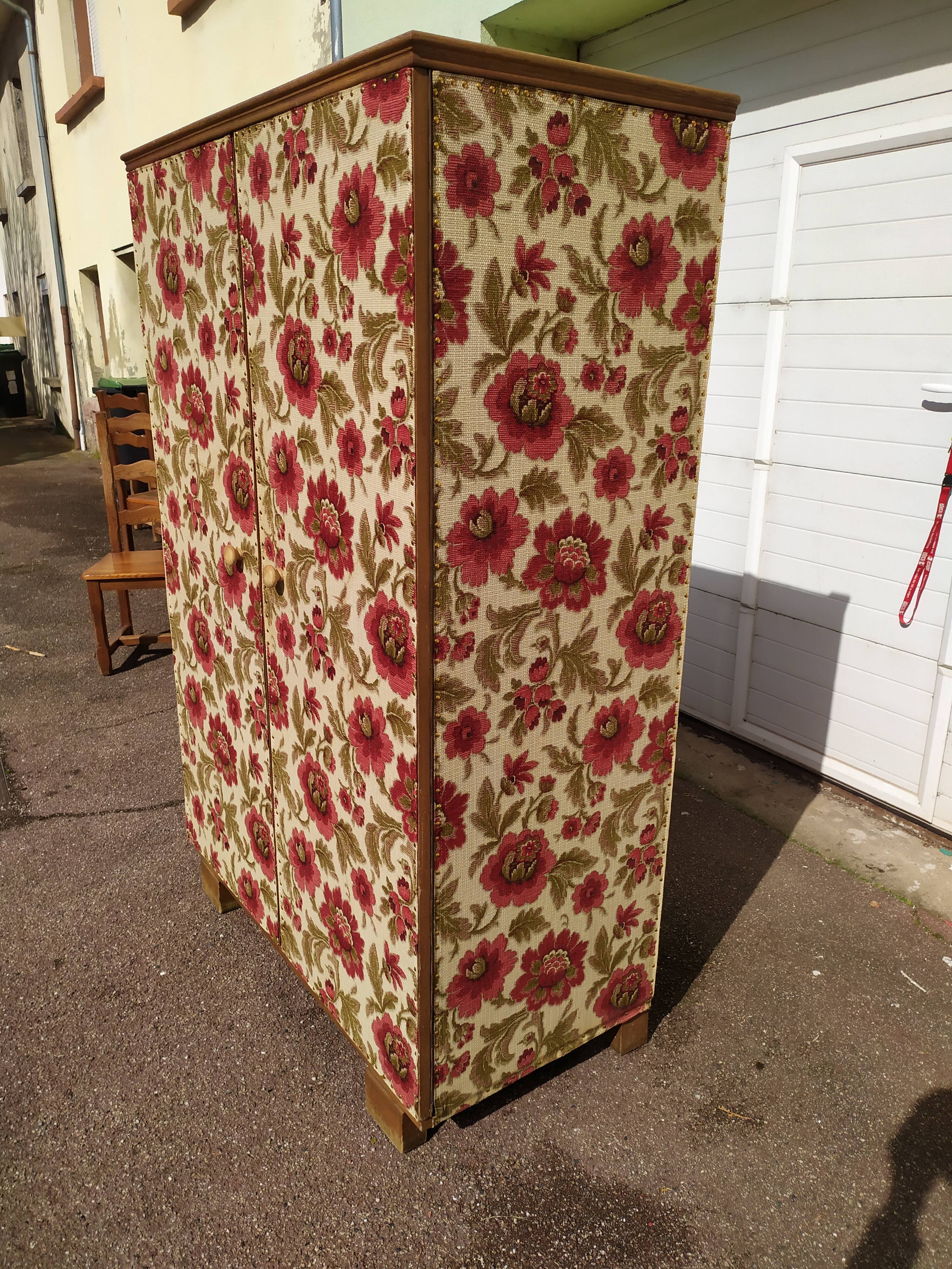 Wardrobe - wardrobe - Old - Wood - Floral Fabric - Artisanal