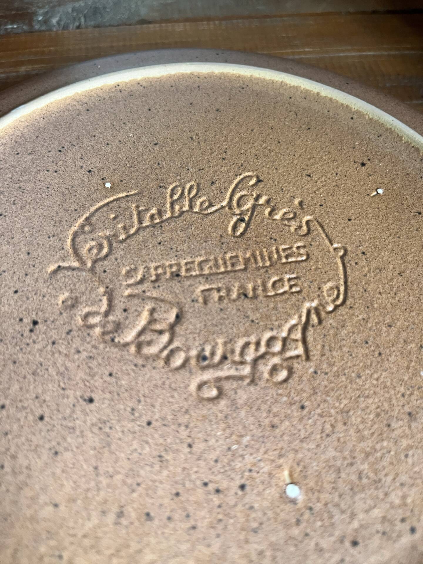 6 flat plates in stoneware