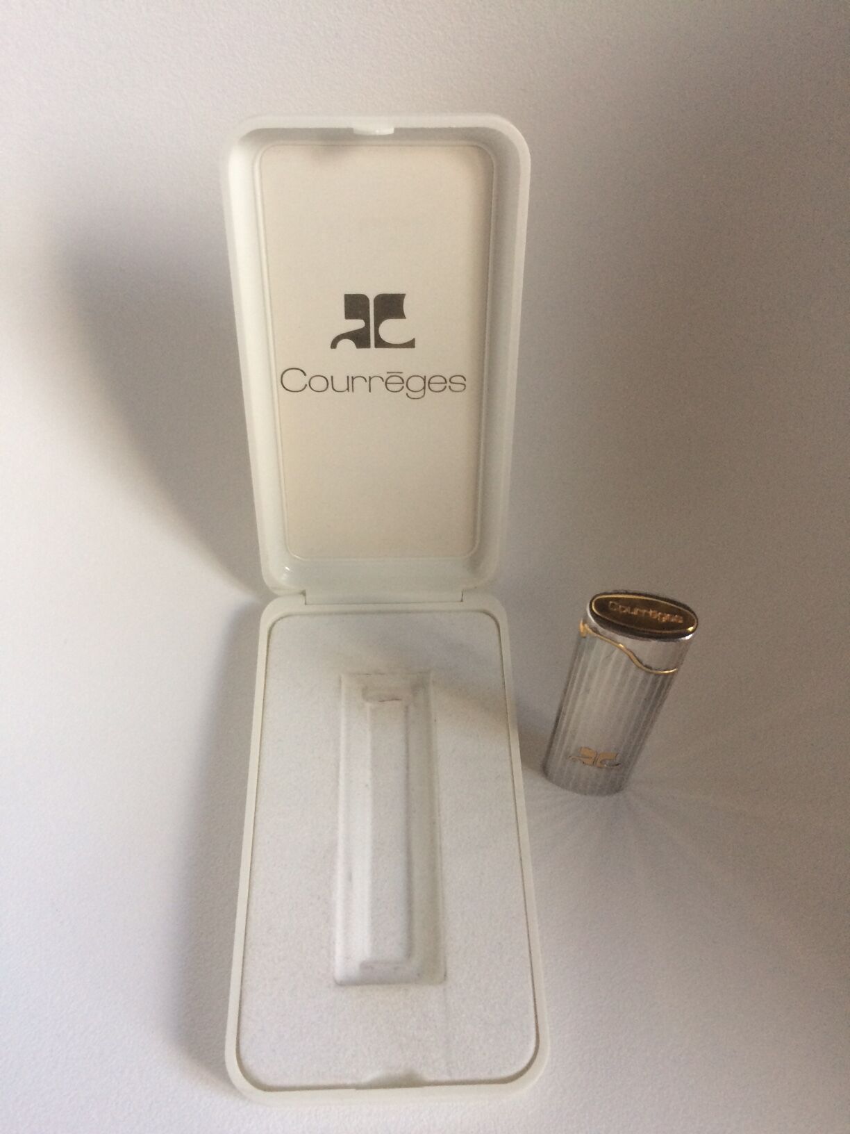 Courrèges lighter with box