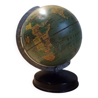 Taride terrestrial globe 1950 in lithographed sheet metal