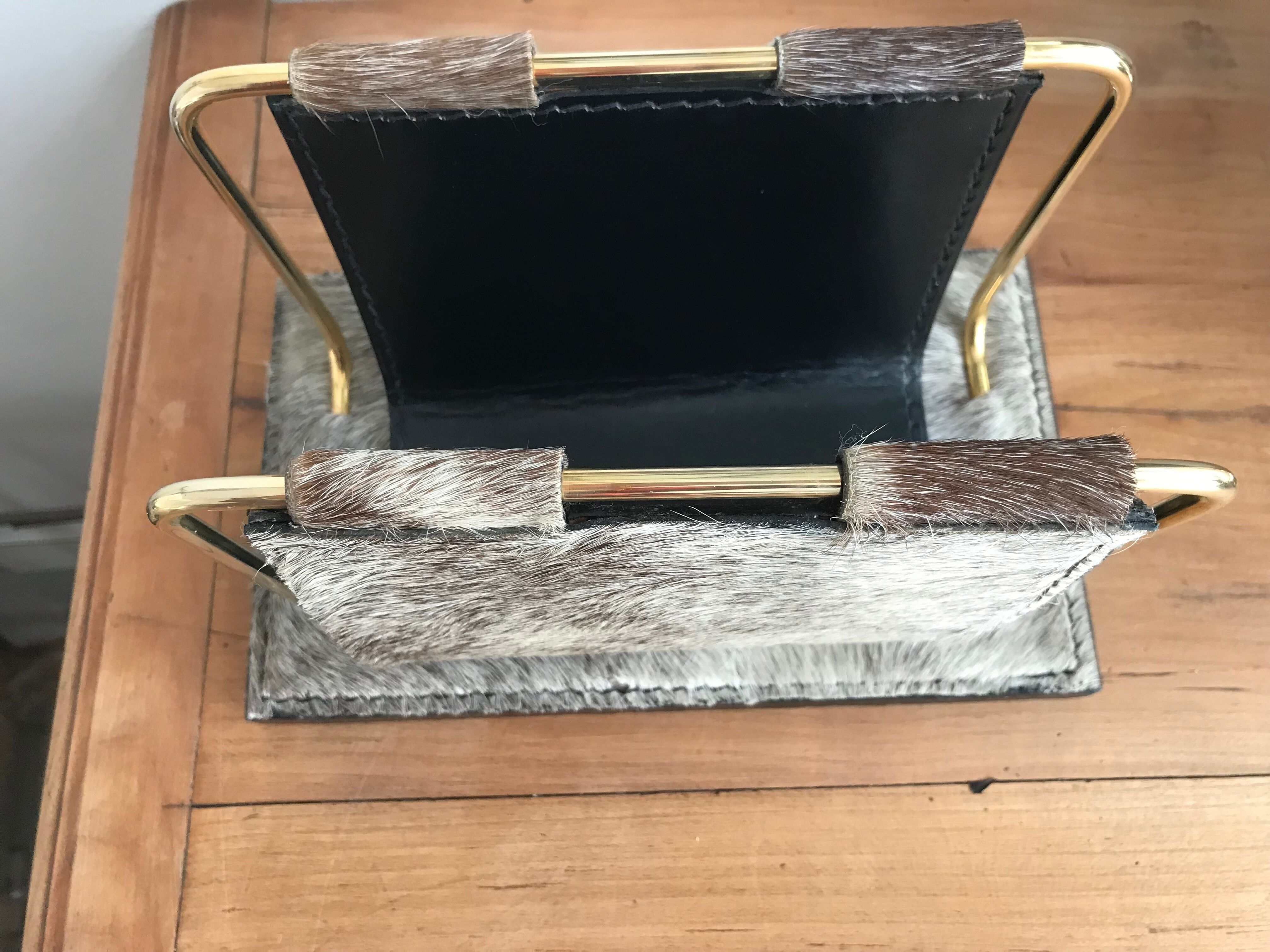 Letter holder in cowhide and brass