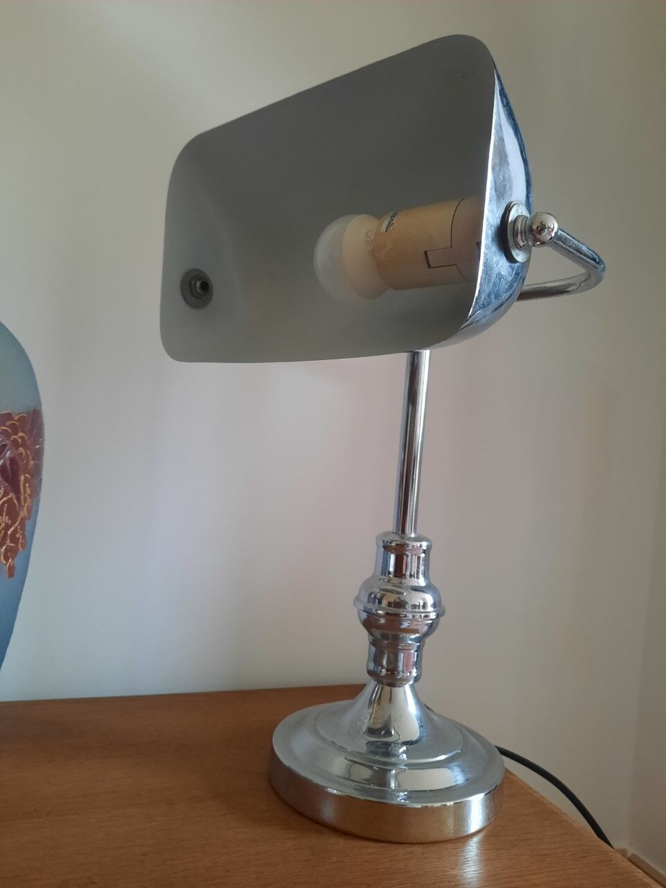 Desk lamp