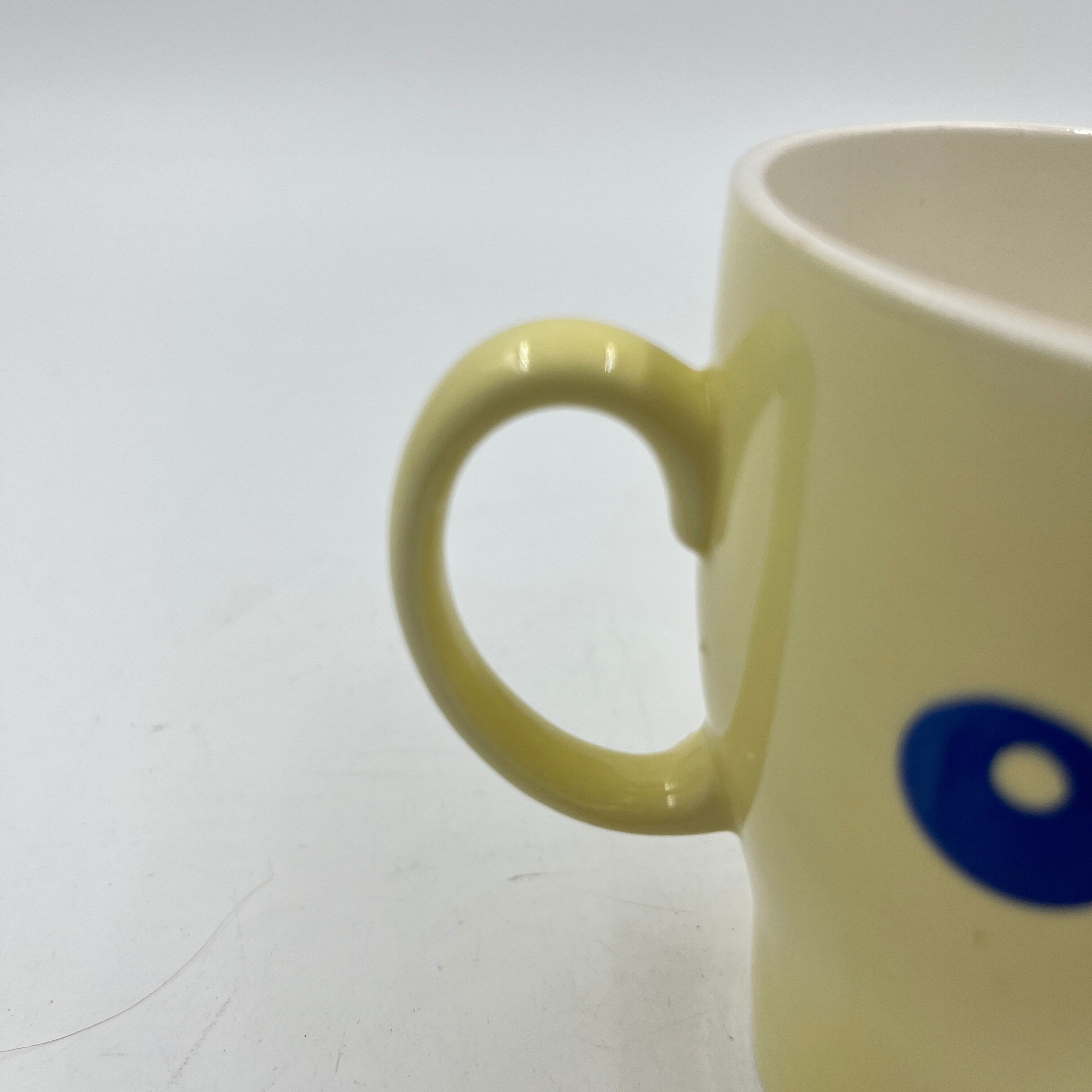 Pale yellow oxo mug