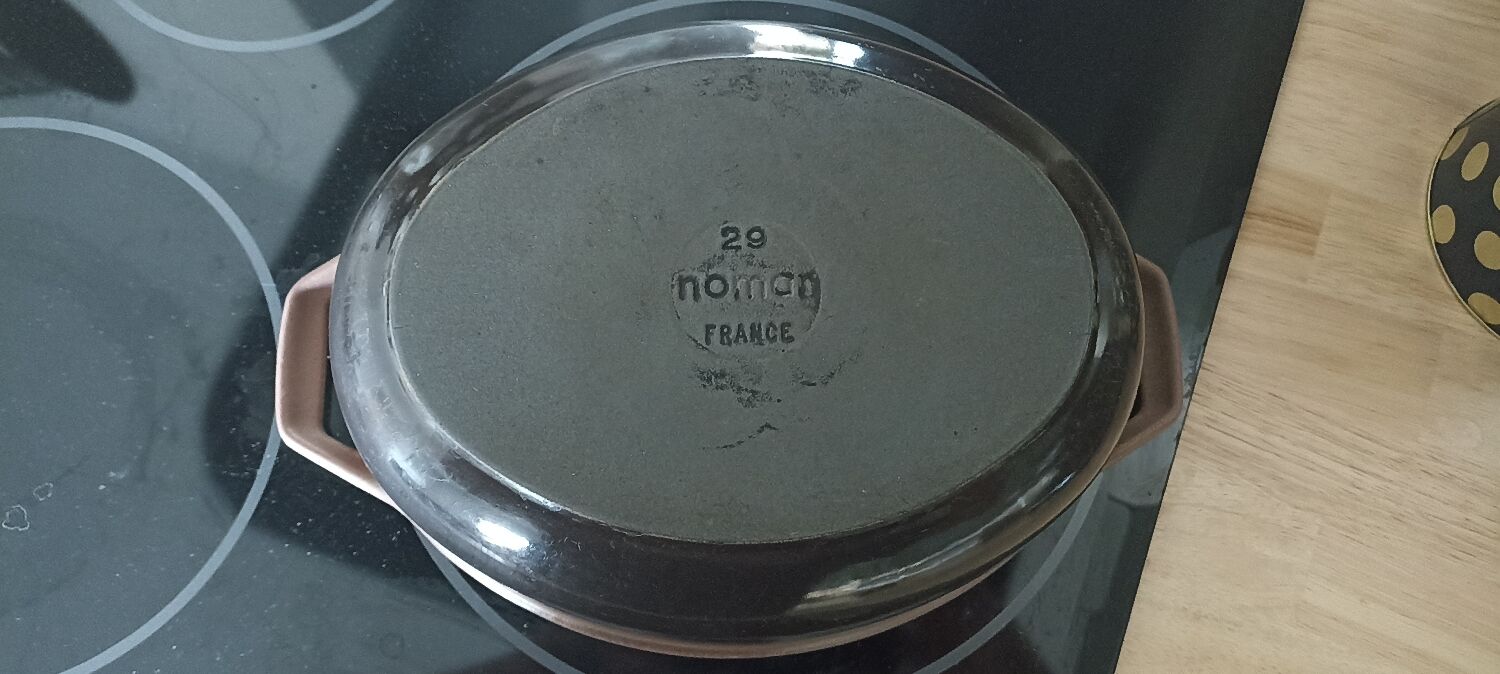 Nomar cast iron casserole