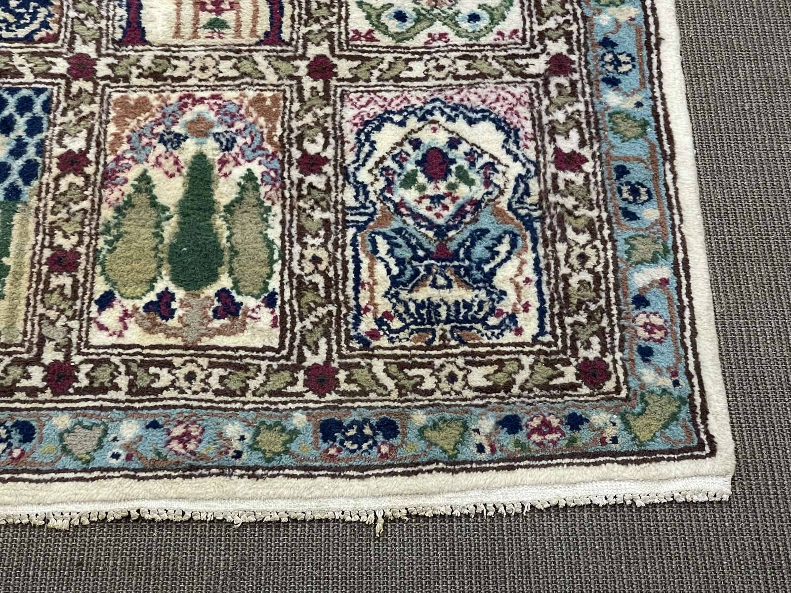 Handmade Moroccan wool rug - 1m64 x 95cm.