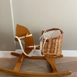 Cheval à bascule en bois et osier