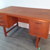 Small danish vintage desk in 1960s teck