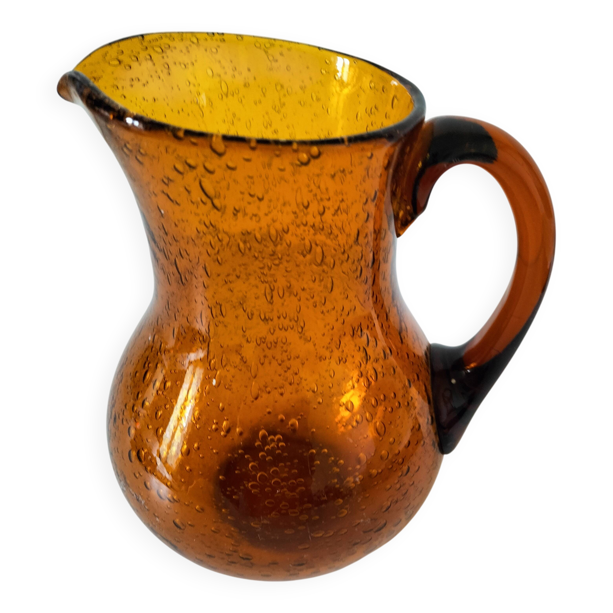 Pichet en verre soufflé bullé Biot signé – teinte ambre