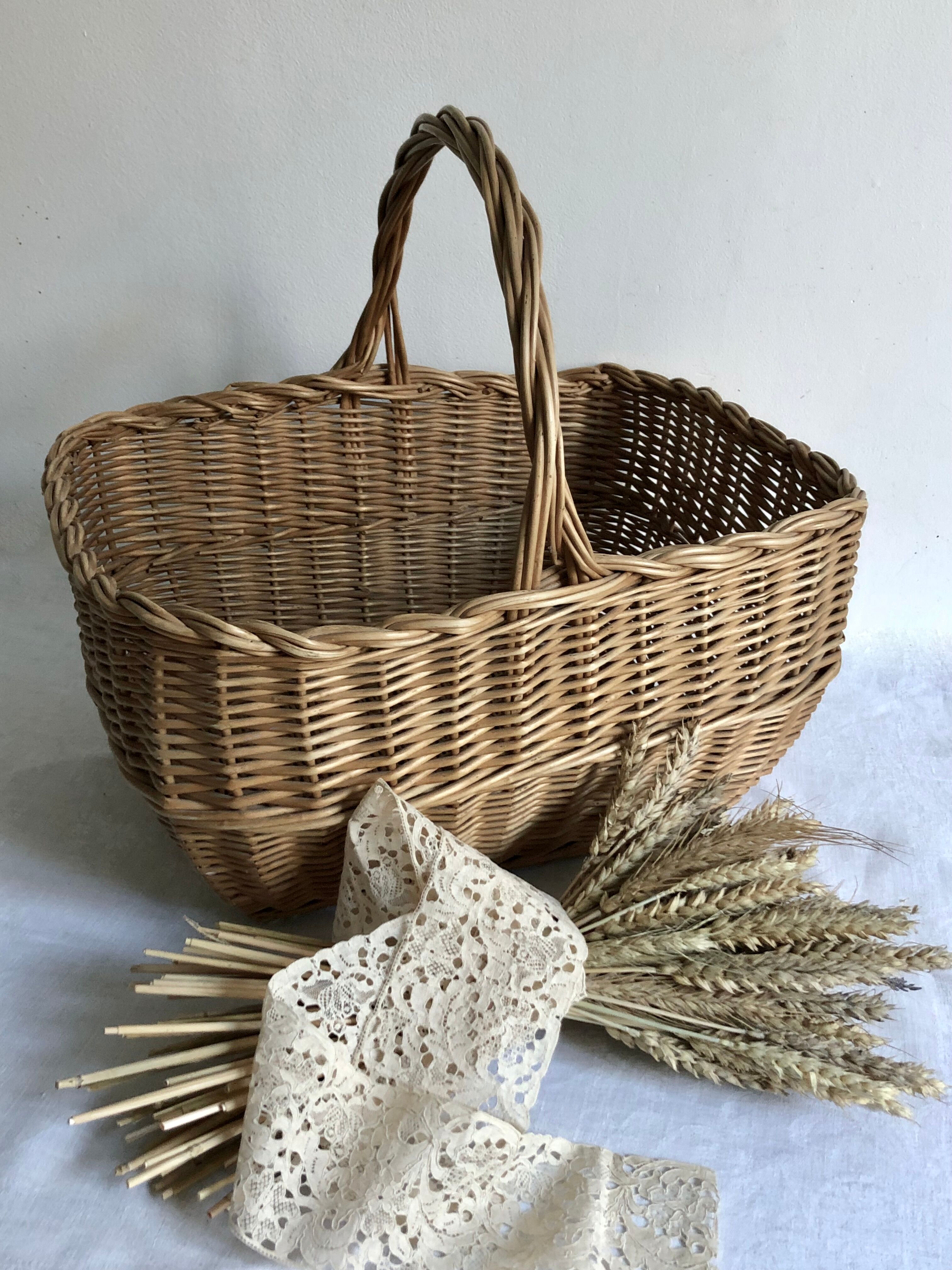 Woven wicker basket