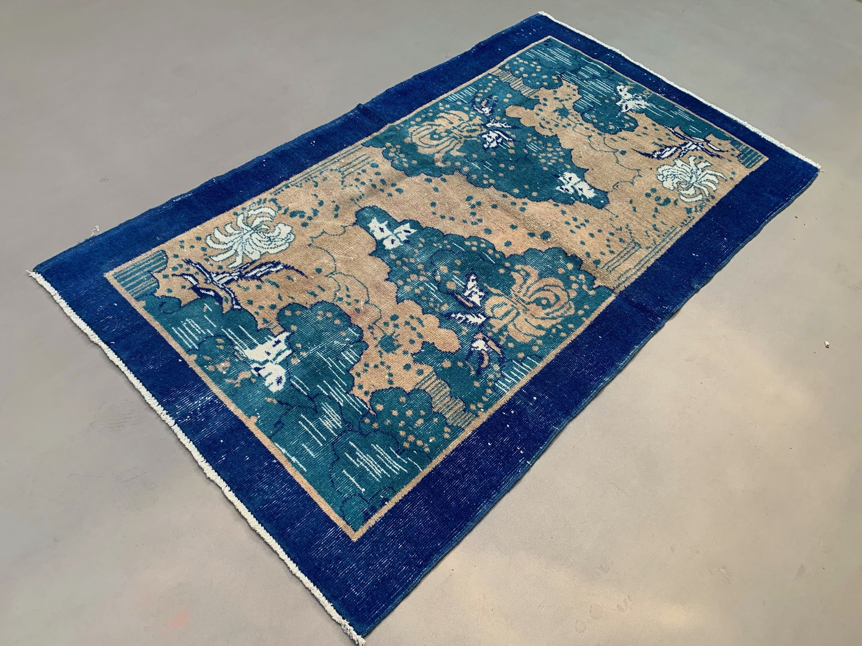 Vintage turkish rug 225x145 cm carpet