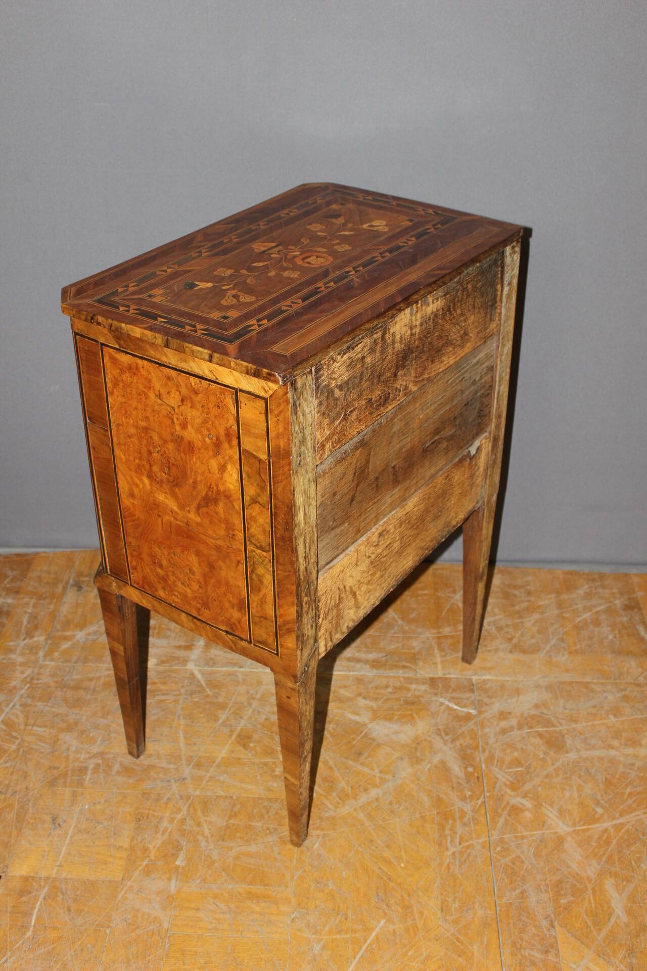 Commode italienne en Marqueterie début XIX