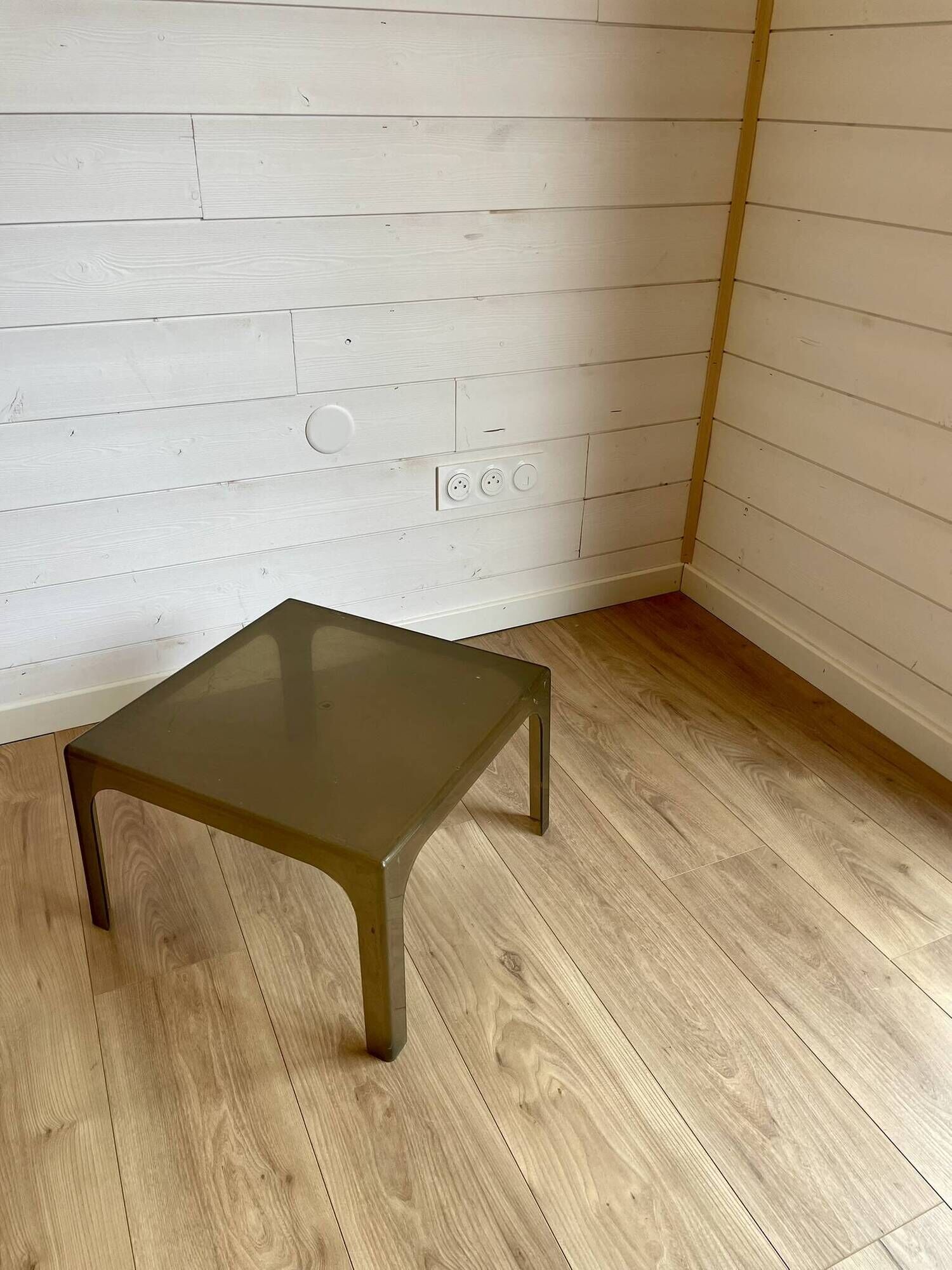 3 vintage smoked plexiglass coffee tables / side tables – Space Age