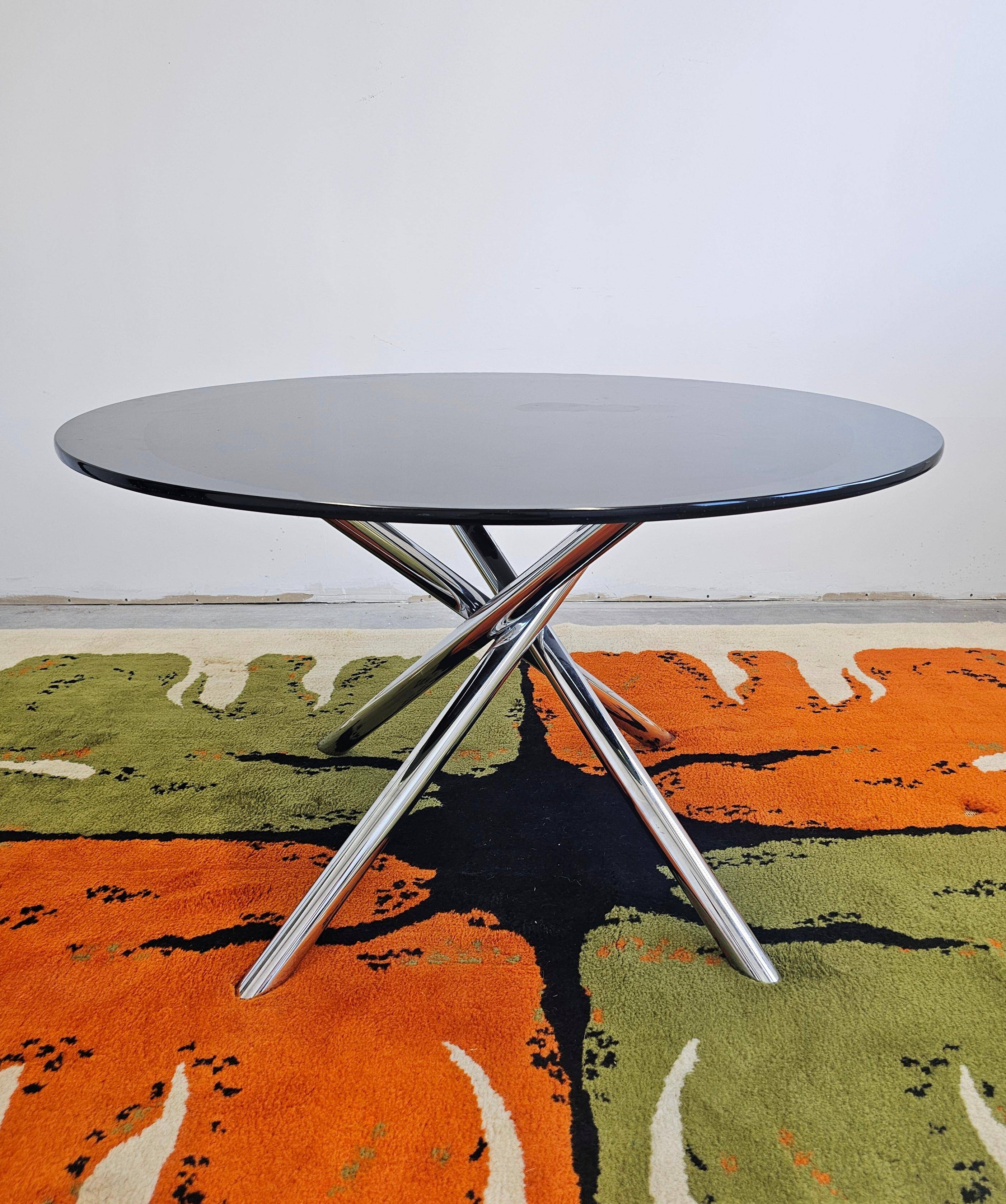 Postmodern dining table "Nodo" by Carlo Bartoli for Tisettanta.