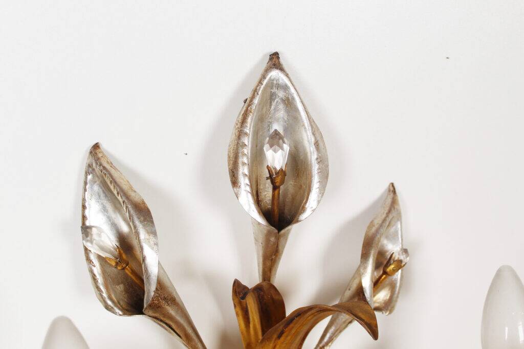 Single large 1960s Italian gilt 'Callas' leaf sconce by Hans Kögl