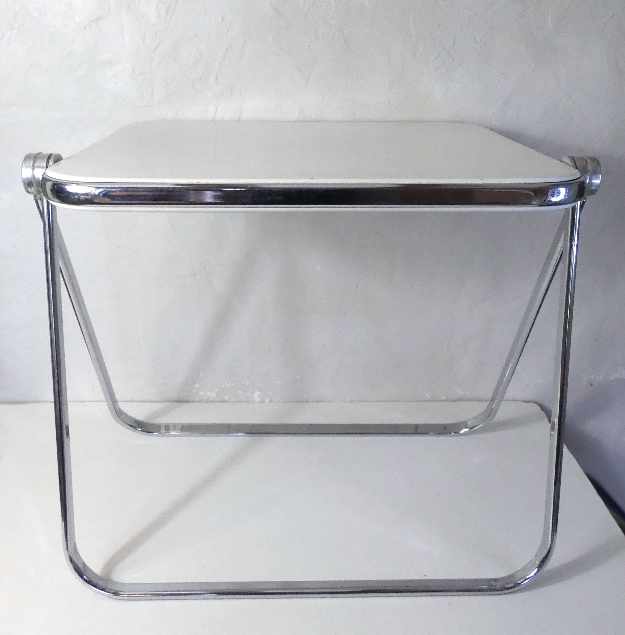 plato folding table by Giancarlo Piretti for Anonima Castelli Italy 1970