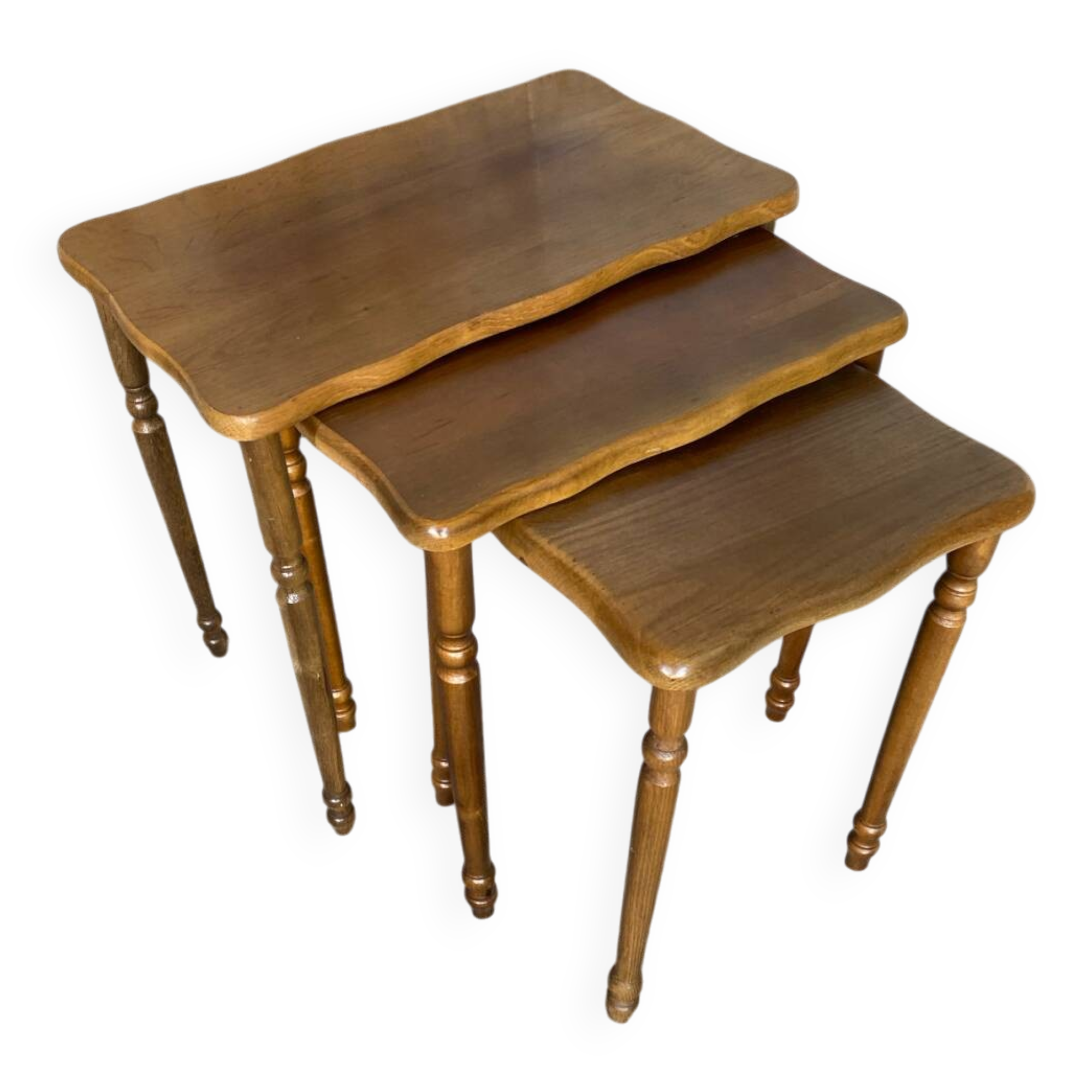 Set of 3 Vintage Nesting Tables with Turned Wooden Legs #D592