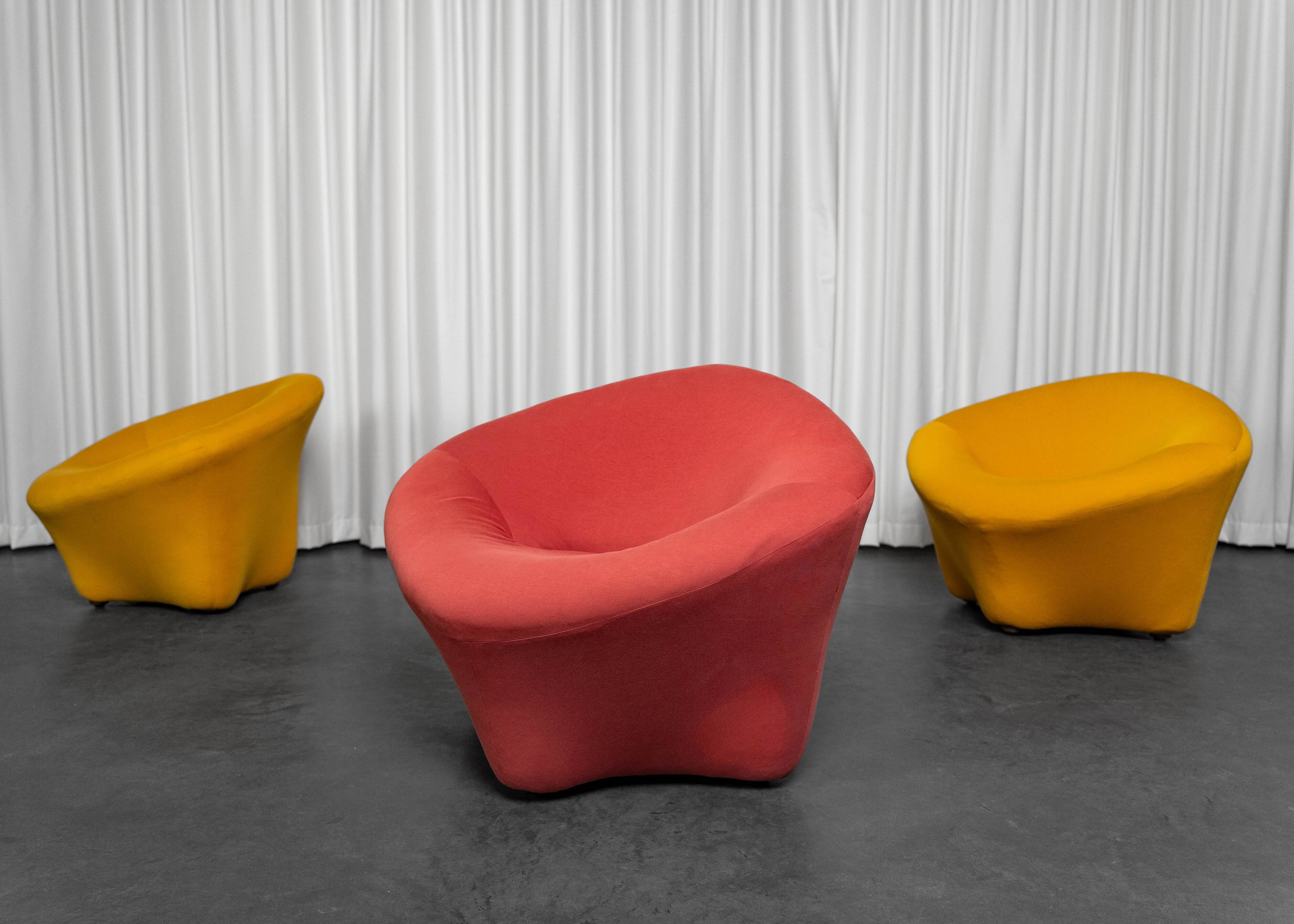 Set of 3 Space Age armchairs in the style of Pierre Paulin.