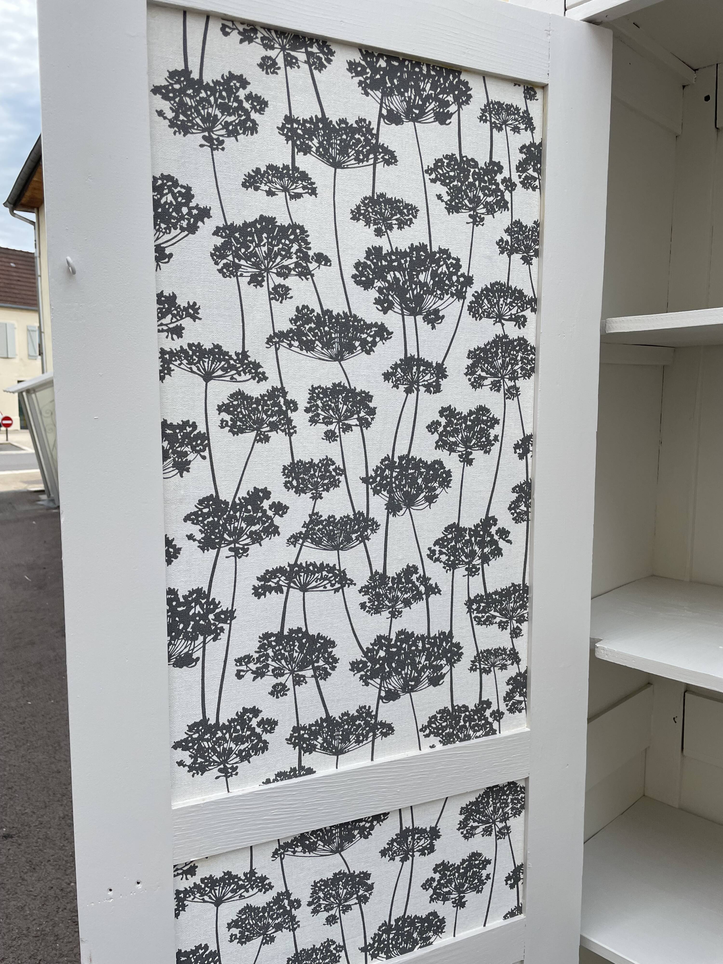 Armoire parisienne