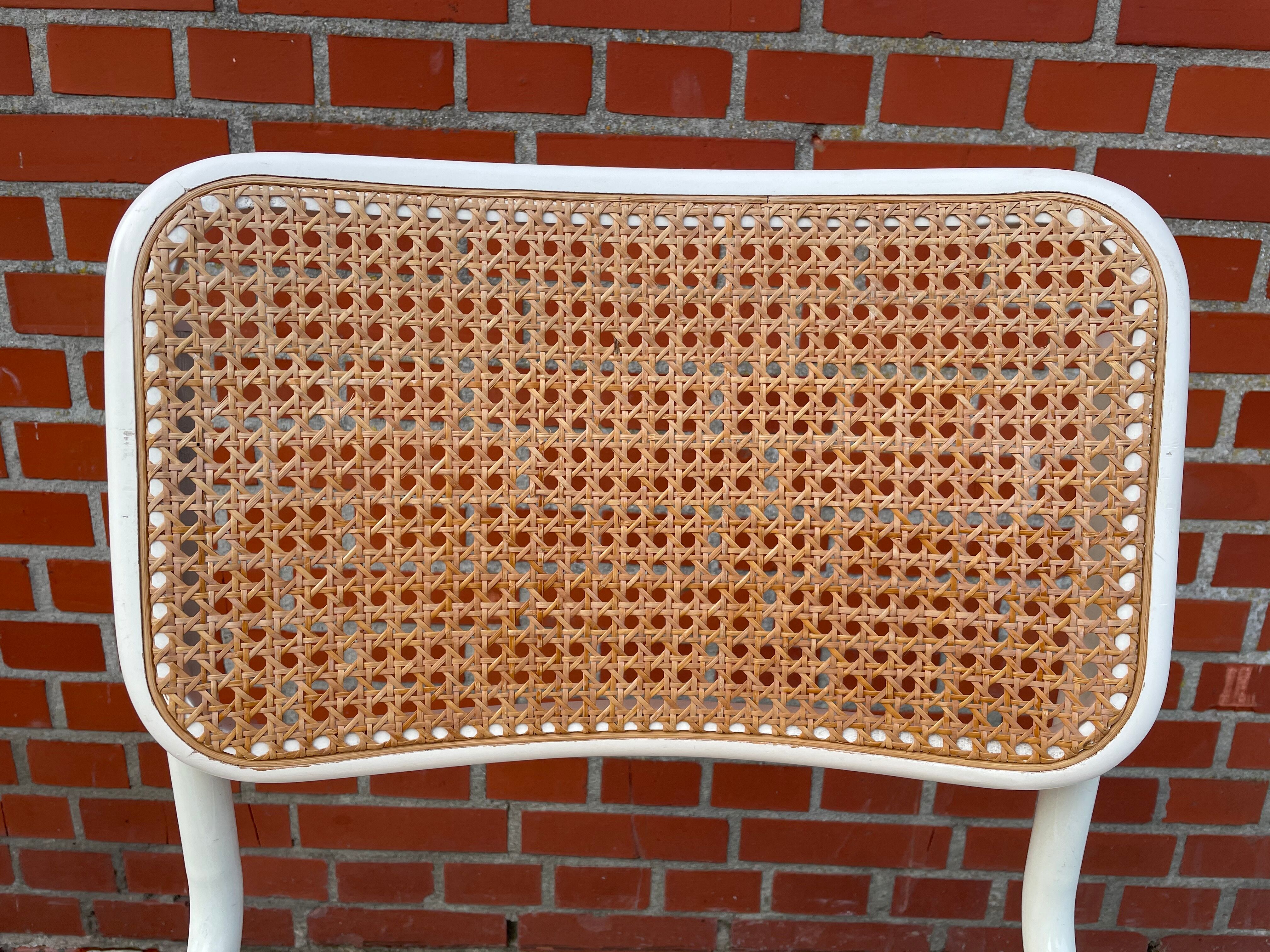 Cesca chair b32 model design Marcel Breuer