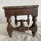 Ancien tabouret bas en bois tourné et gravé
