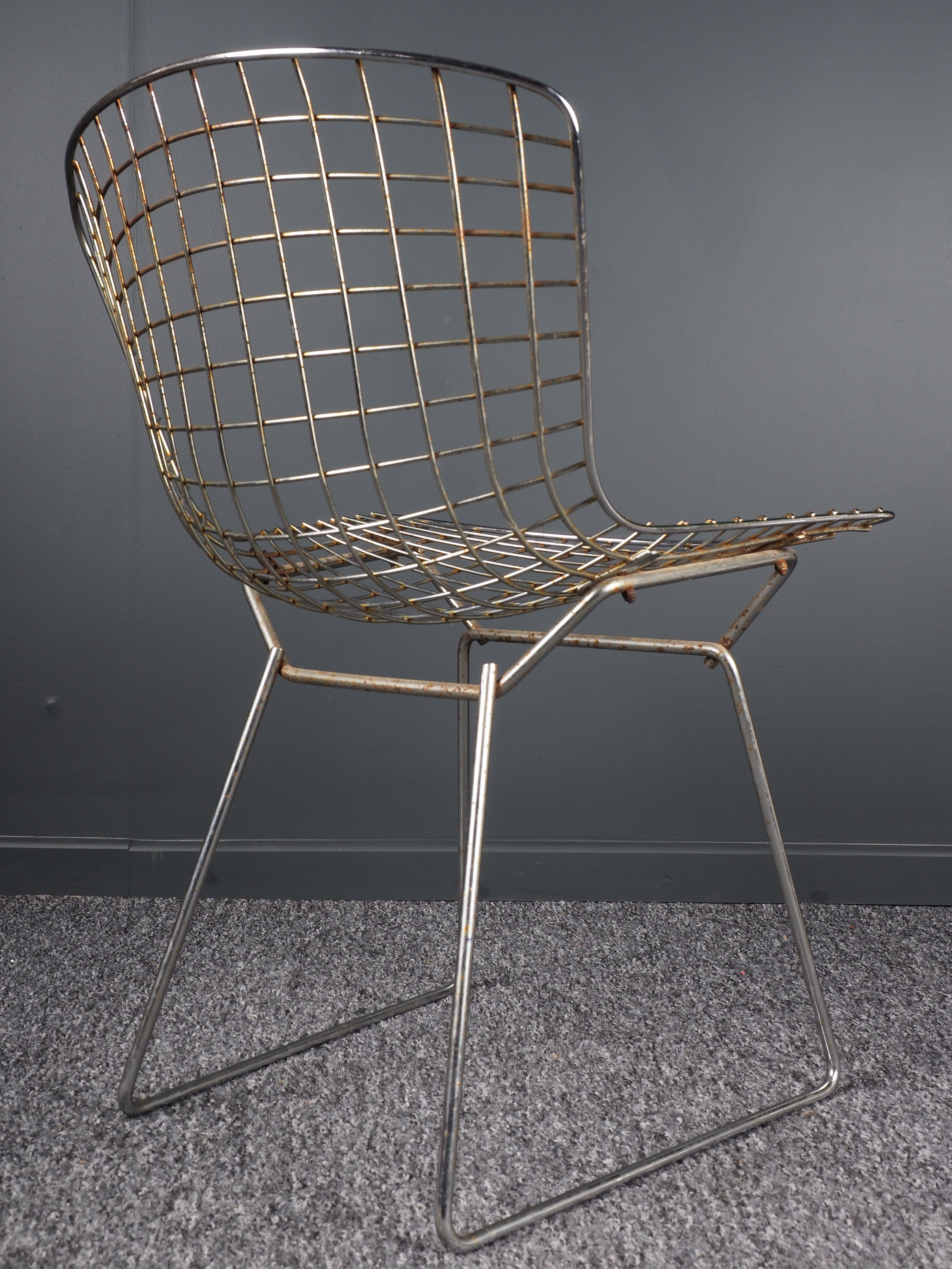Pair of chairs by Harry Bertoia 80