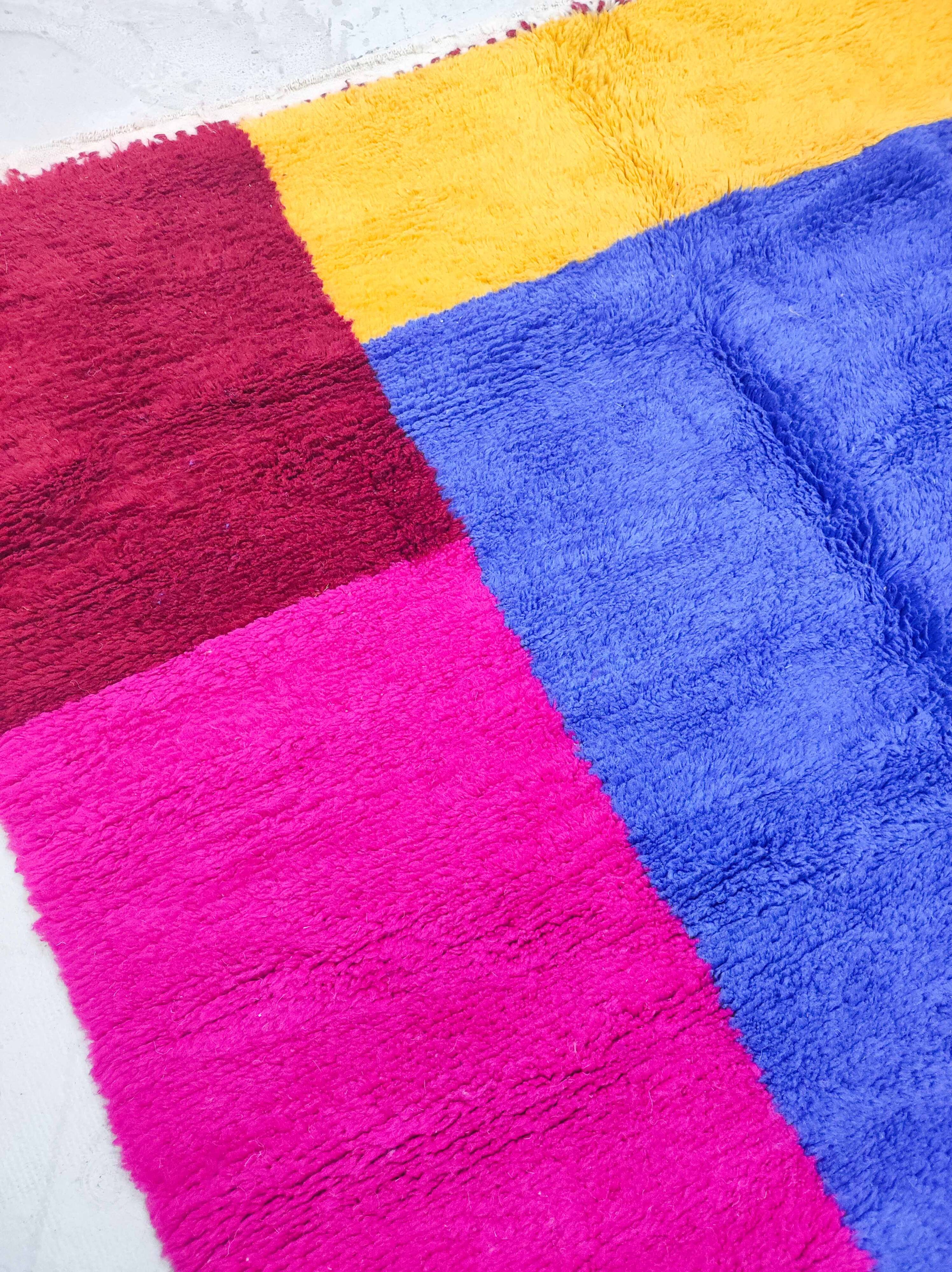 Colorful Boujaad Moroccan Berber rug 2.90x2.05m