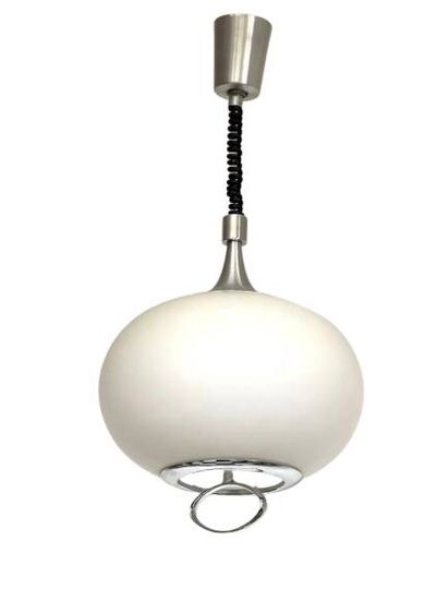 Suspension scandinave monte et baisse en opaline et chrome