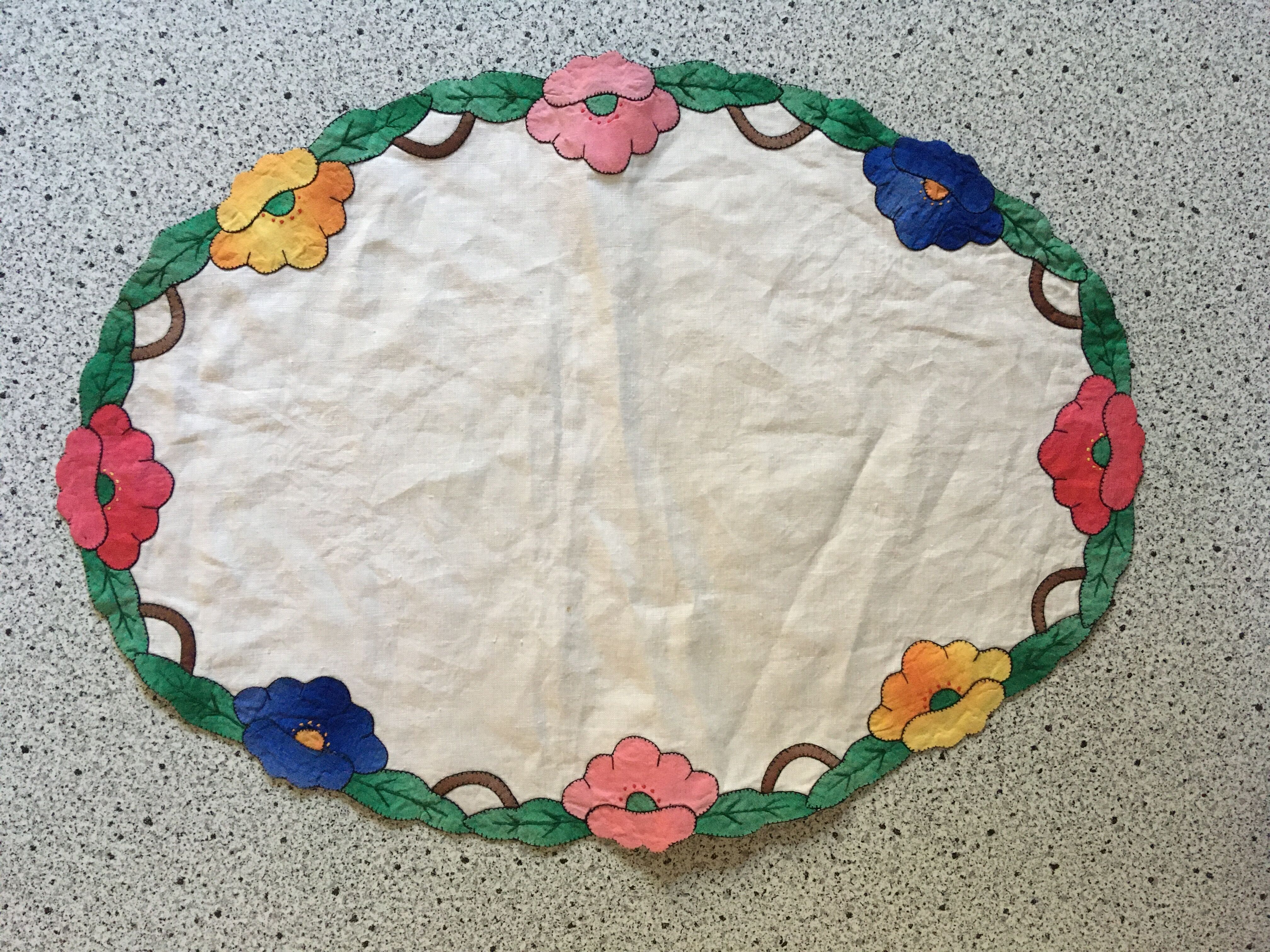 Vintage oval placemat 35x49