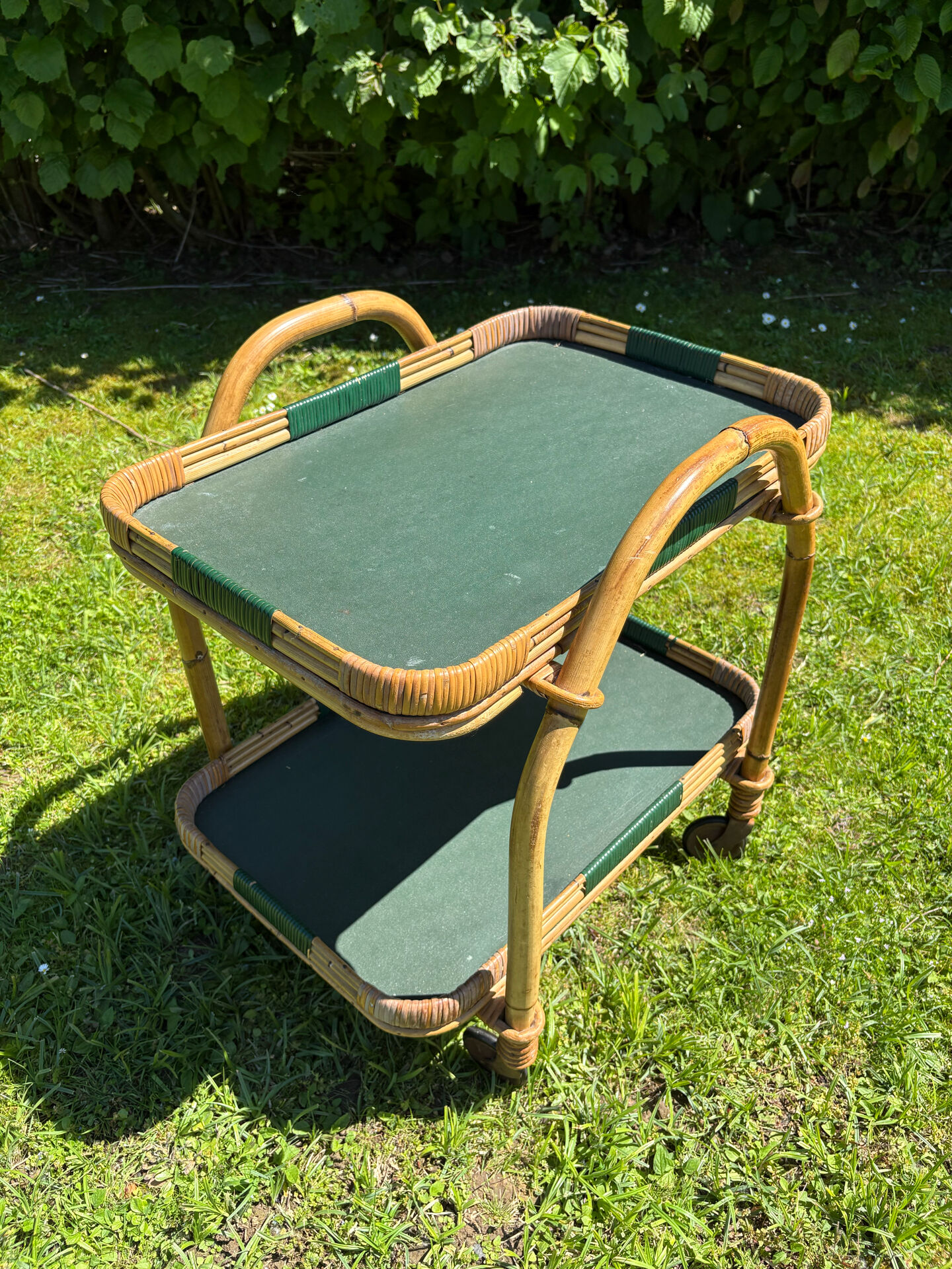Desserte vintage en rotin et bambou – années 70