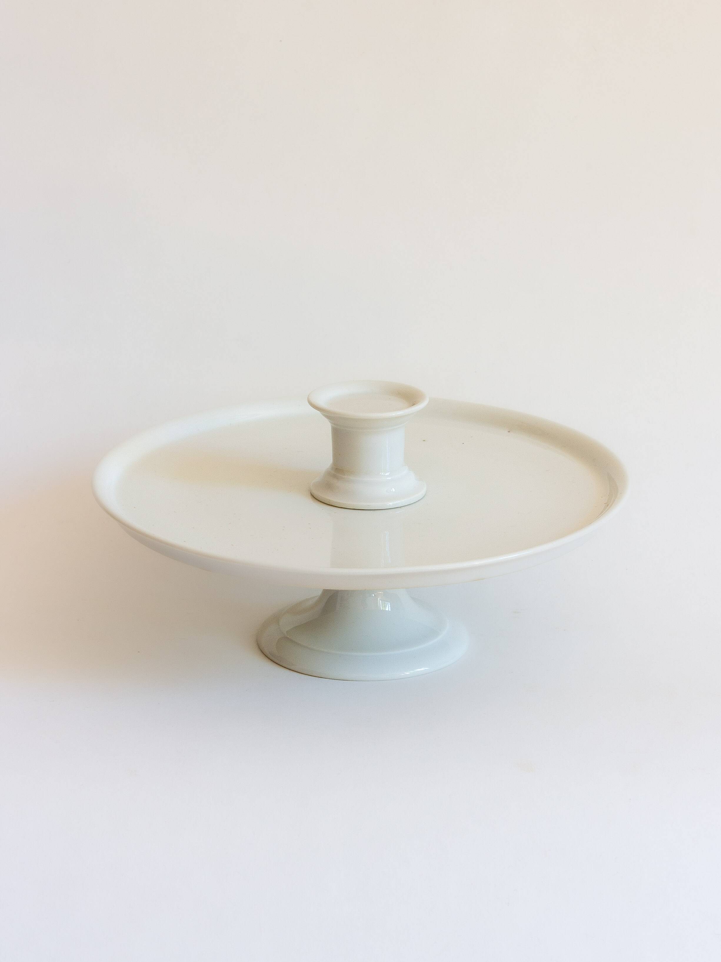 Servant, Cup on foot, White ceramic display stand, Paris, 19th century.