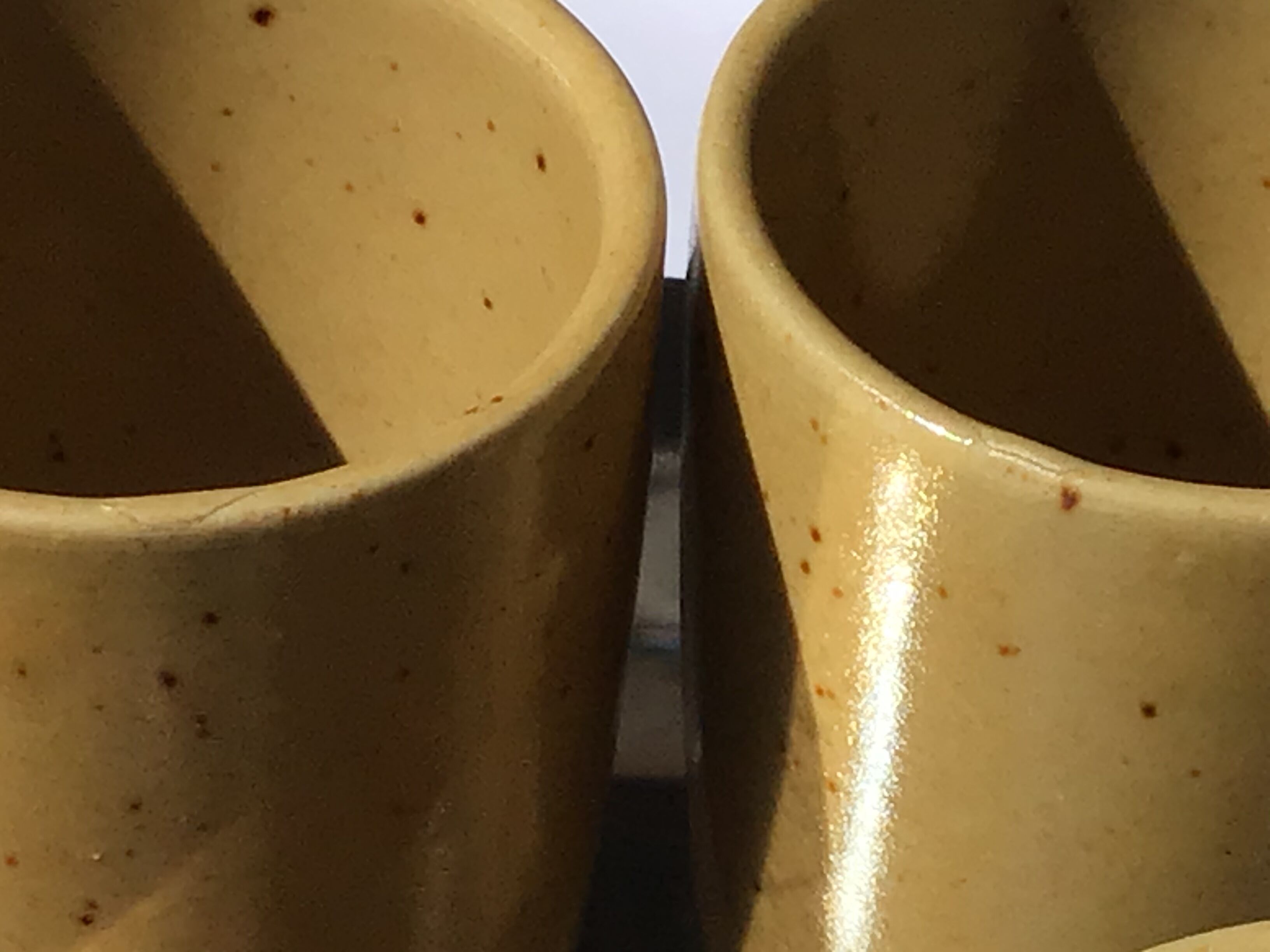 5 digoin cups speckled blond