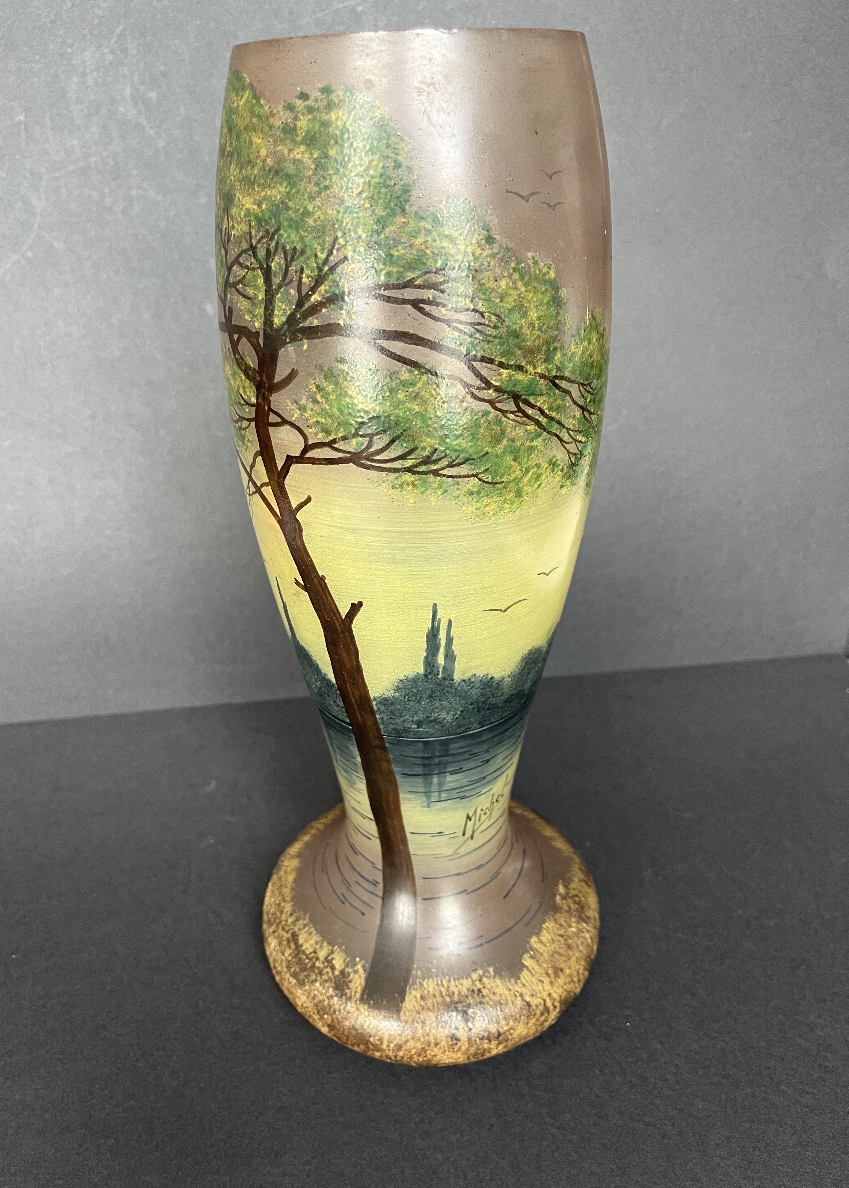 Vase en verre émaillé