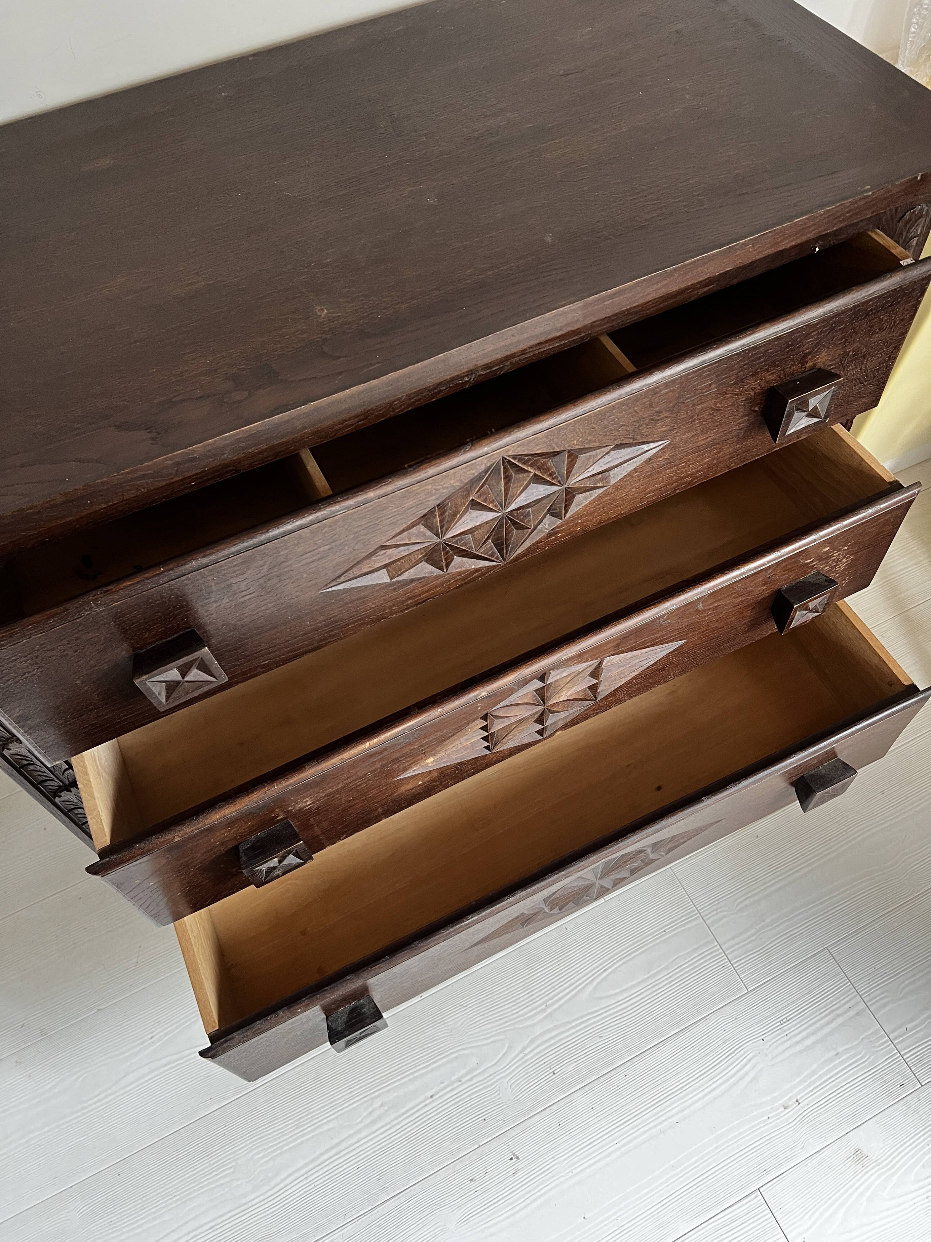 Commode Basque
