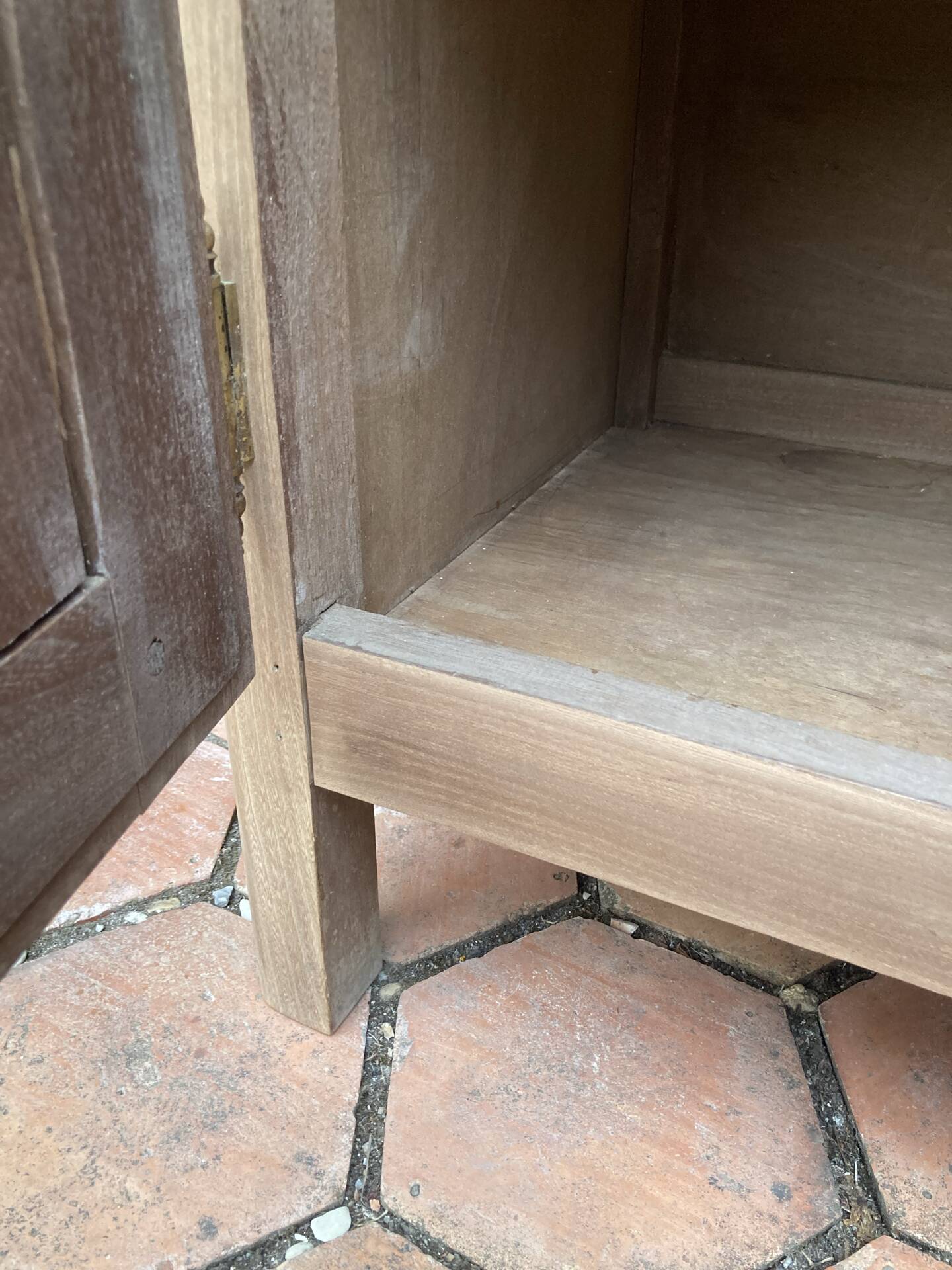 Petit buffet ancien en bois 