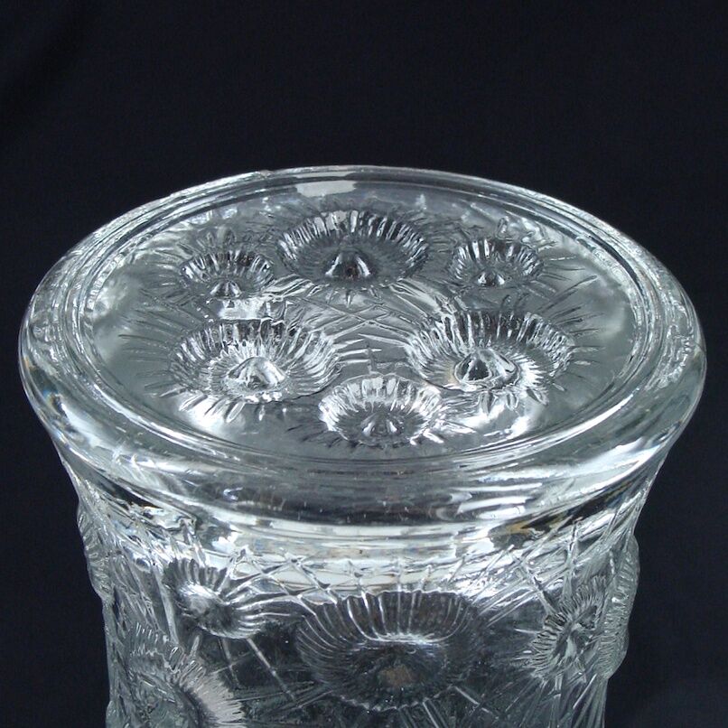 Vase 1960 with stylized flowers.