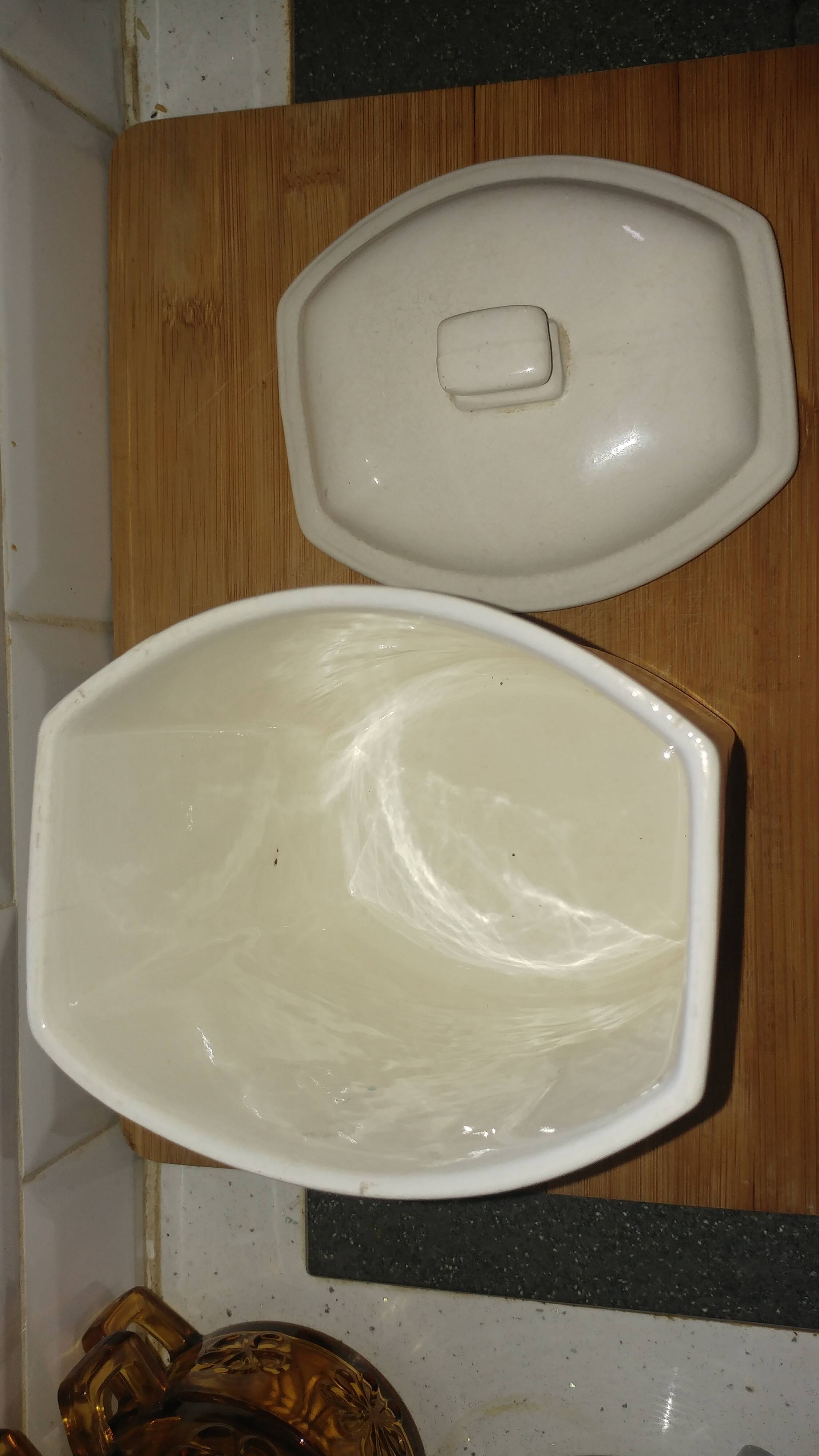 Pot à farine ancien