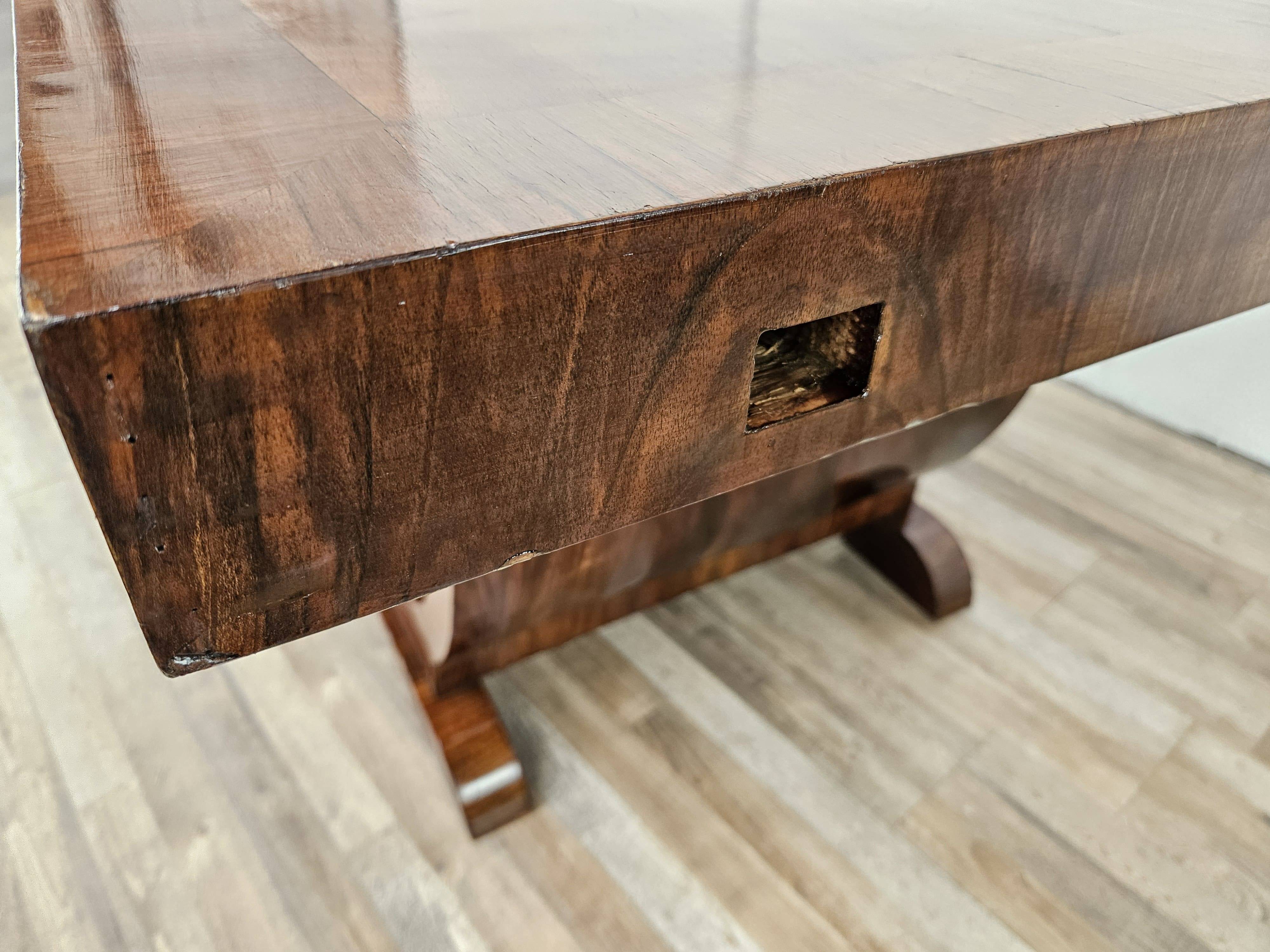 Art Decò dining table in walnut burl, 1940