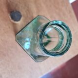 Bouteille  en verre  soufflé vert