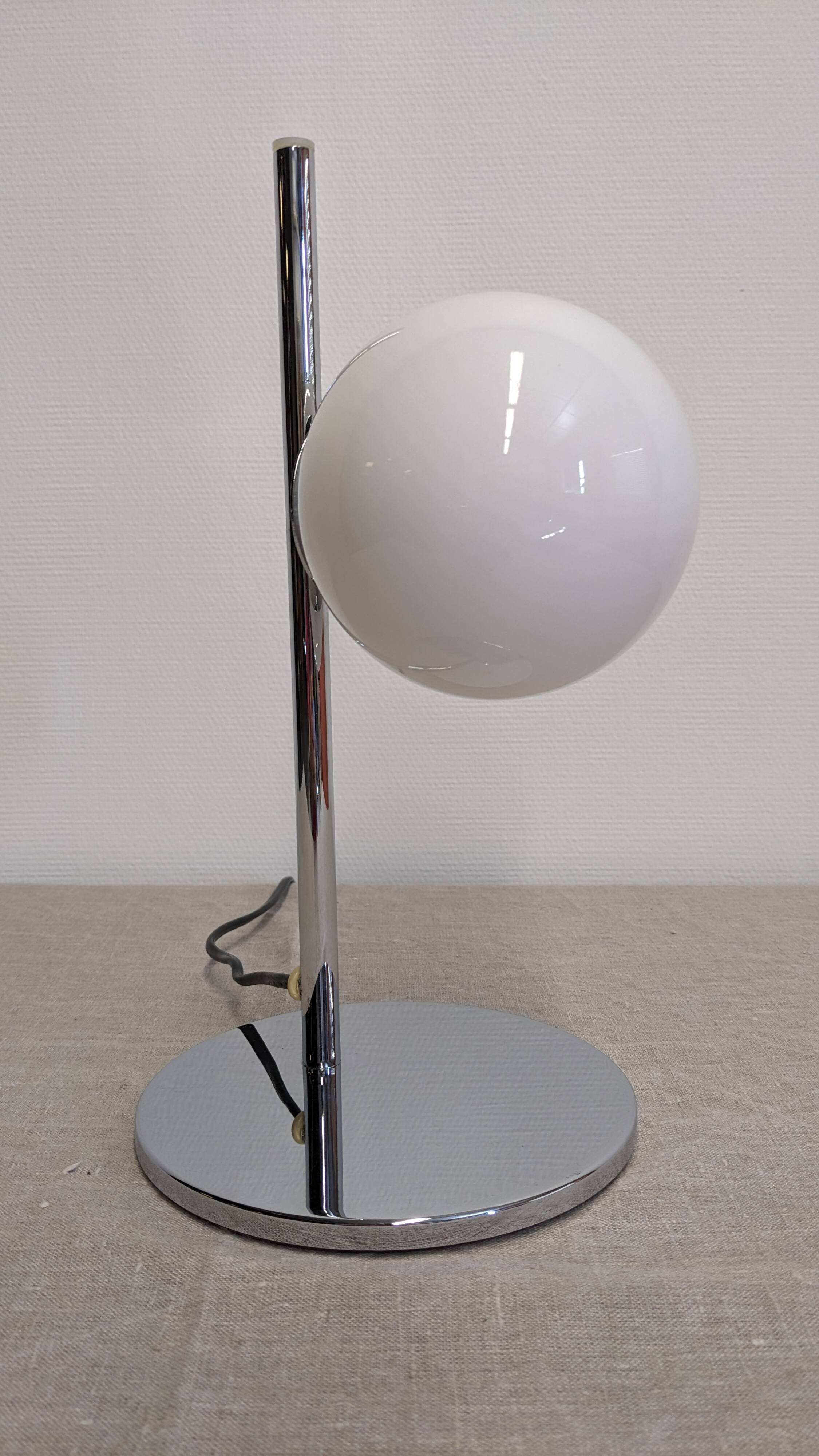 Space age lamp in white opaline from the 60s/70s