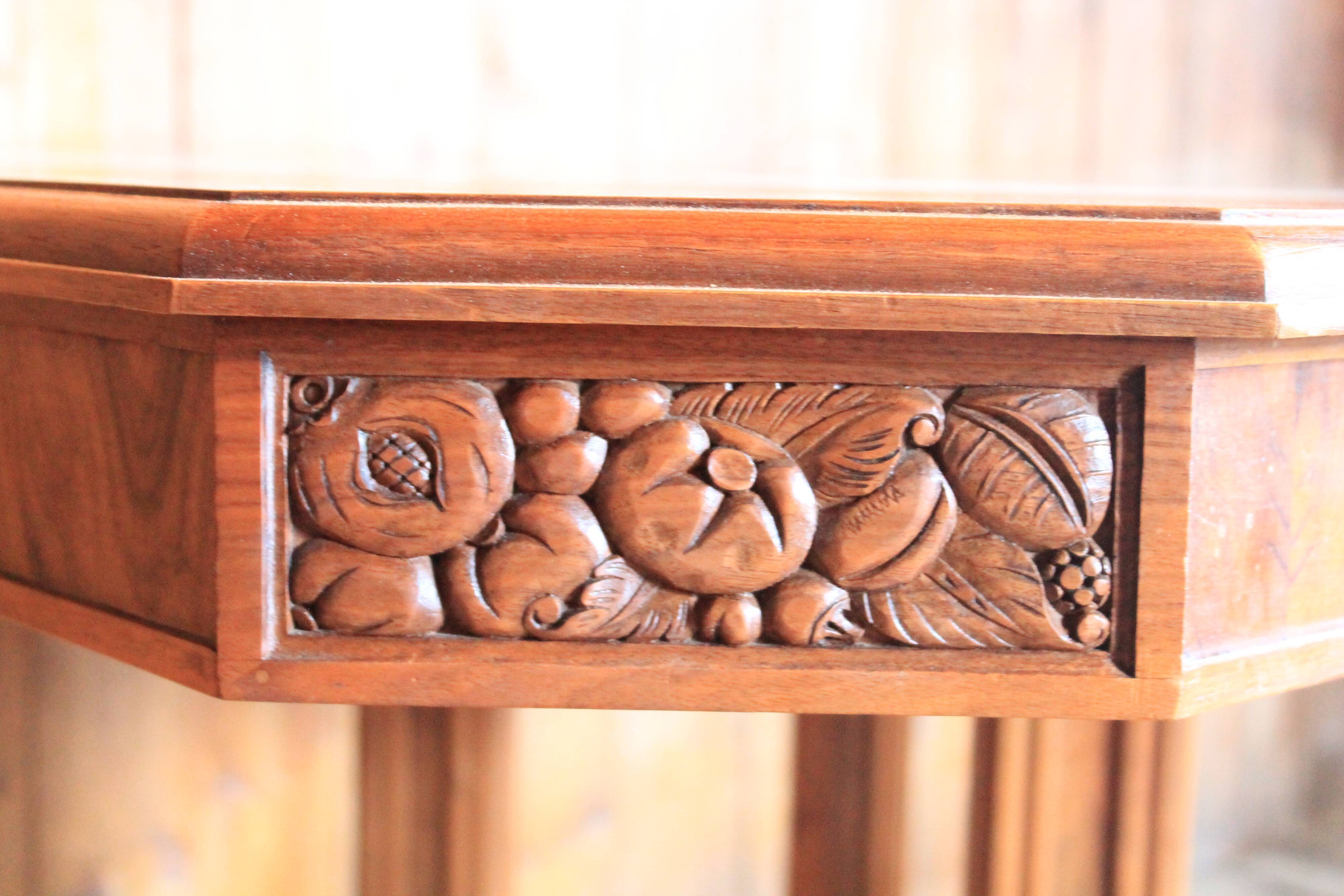 Art-deco extension table