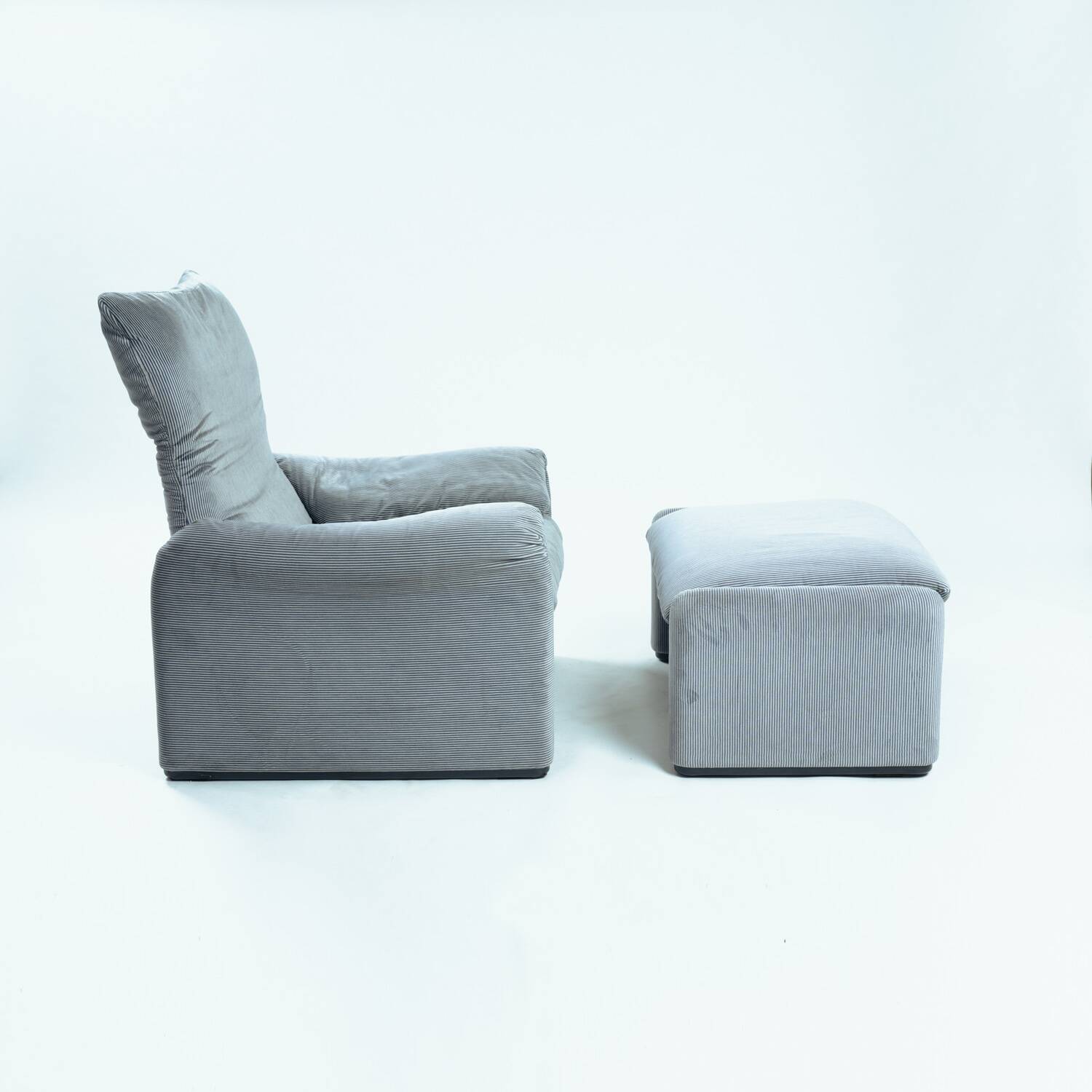 Chaise Maralunga avec repose-pieds par Vico Magistretti pour Cassina, années 1970