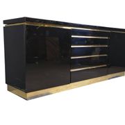 Buffet en laiton et laque par Jean Claude Mahey, années 1970.