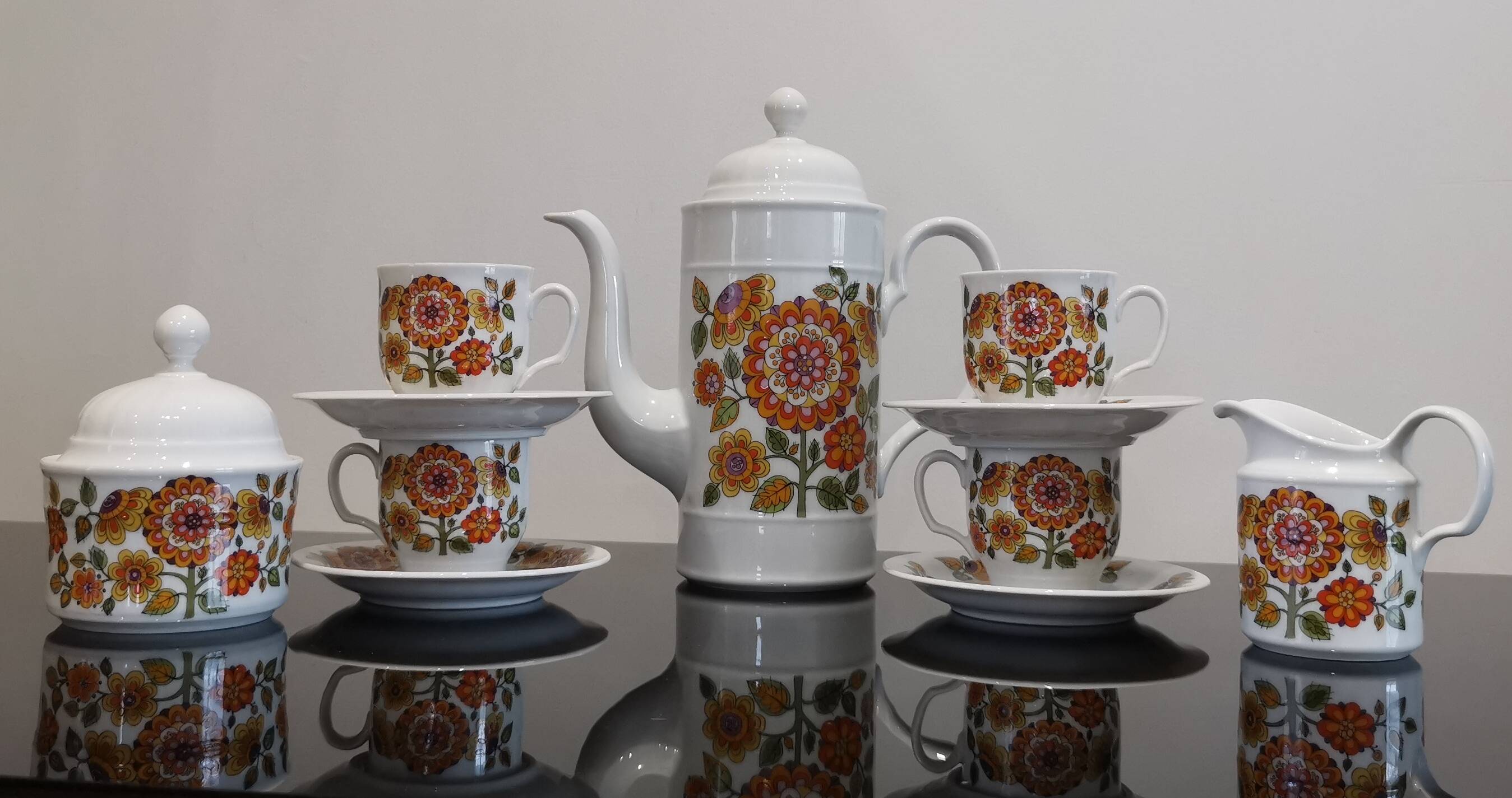 Porcelain coffee service Model Regina Bavaria Germany Vintage70'S